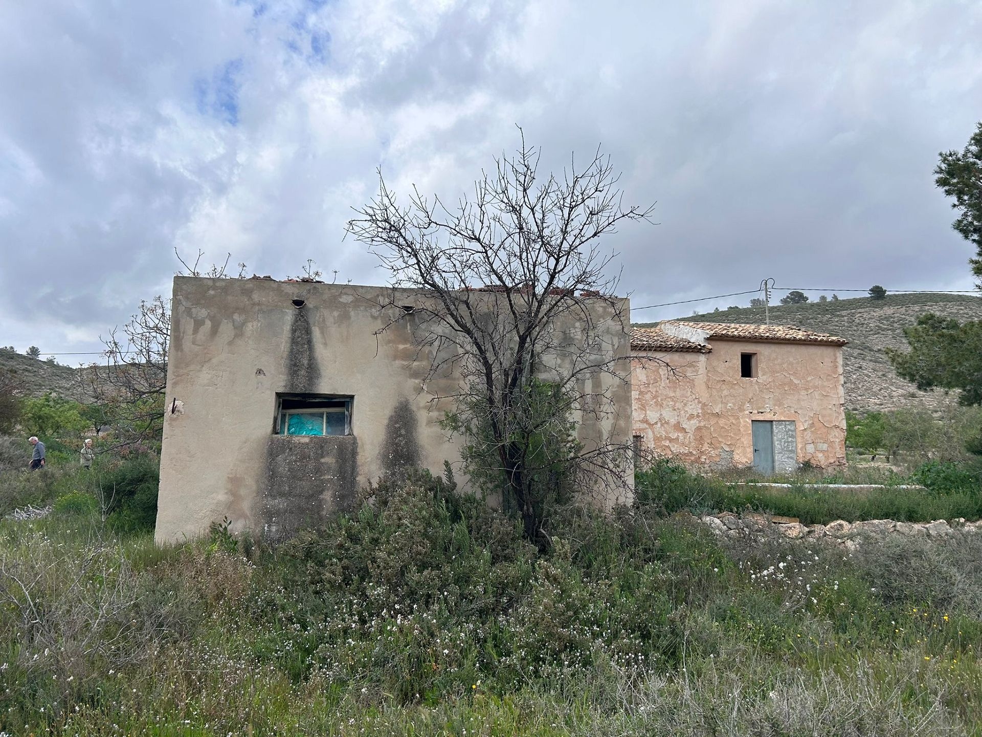 Resale - 5 Bedroom 2 Bathroom Restoration Project in Hondón de las Nieves -  - Alicante