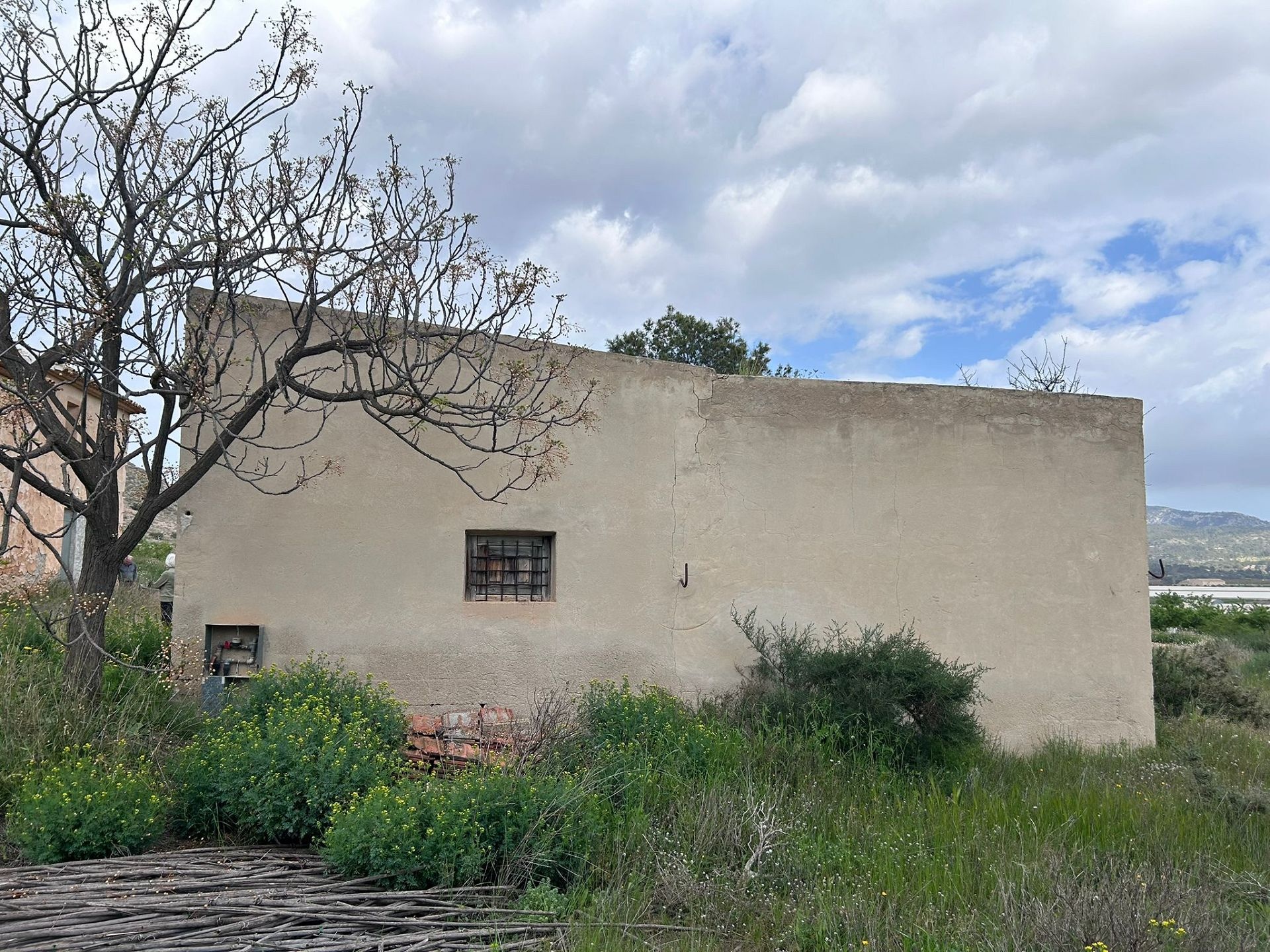 Resale - 5 Bedroom 2 Bathroom Restoration Project in Hondón de las Nieves -  - Alicante