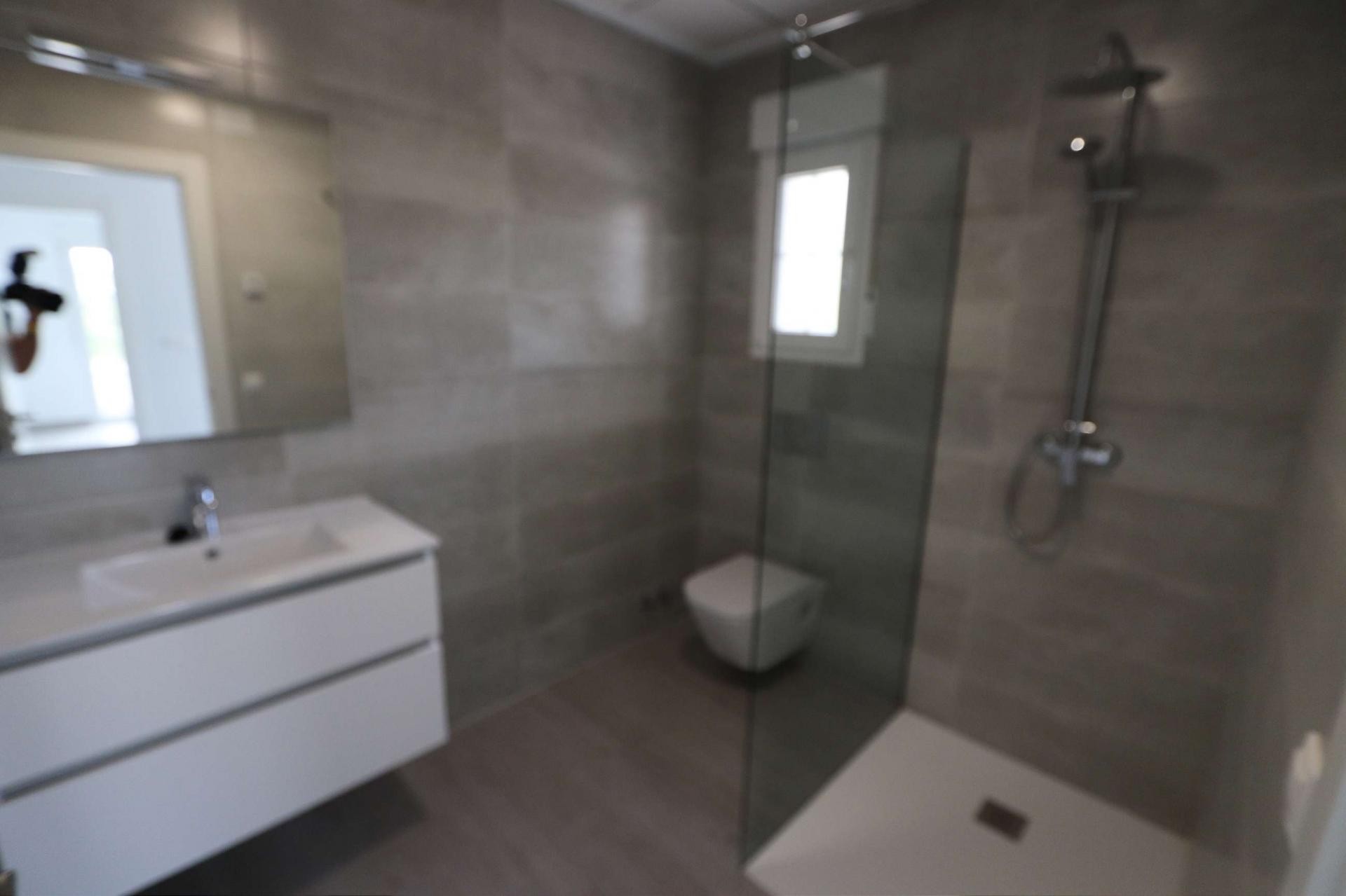 Resale - 4 Bedroom 4 Bathroom Villa in Sax -  - Alicante