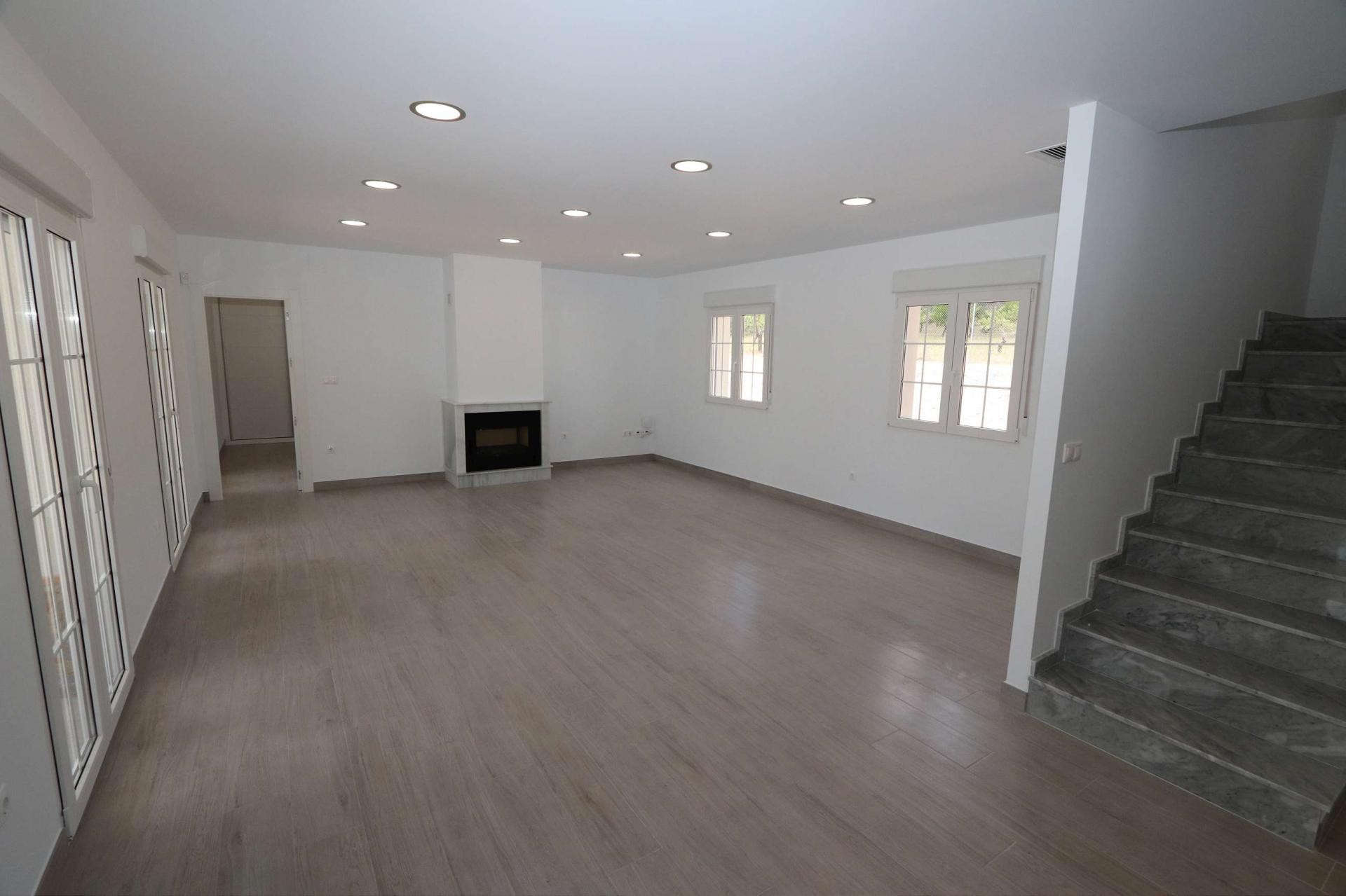 Resale - 4 Bedroom 4 Bathroom Villa in Sax -  - Alicante
