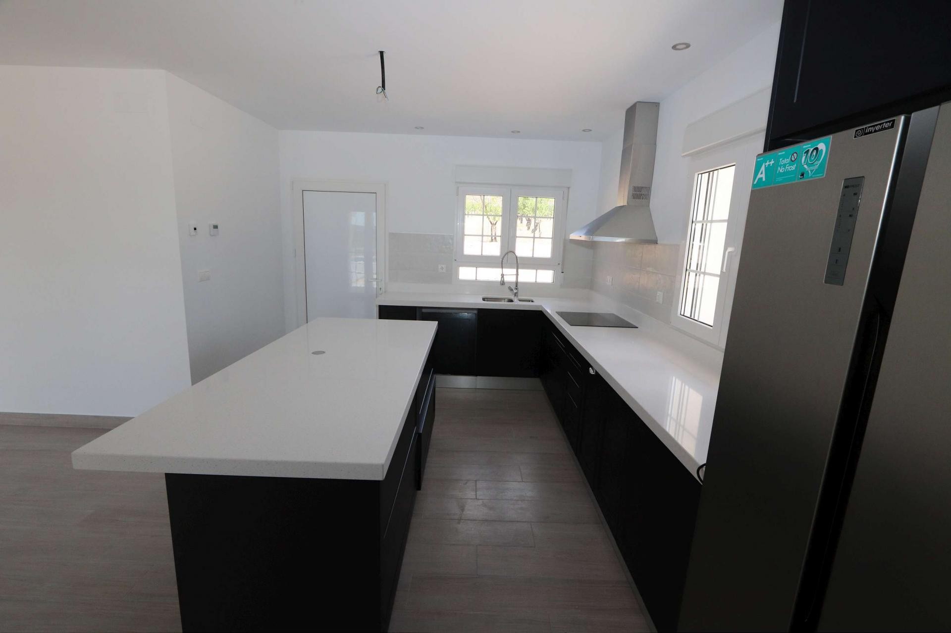 Resale - 4 Bedroom 4 Bathroom Villa in Sax -  - Alicante