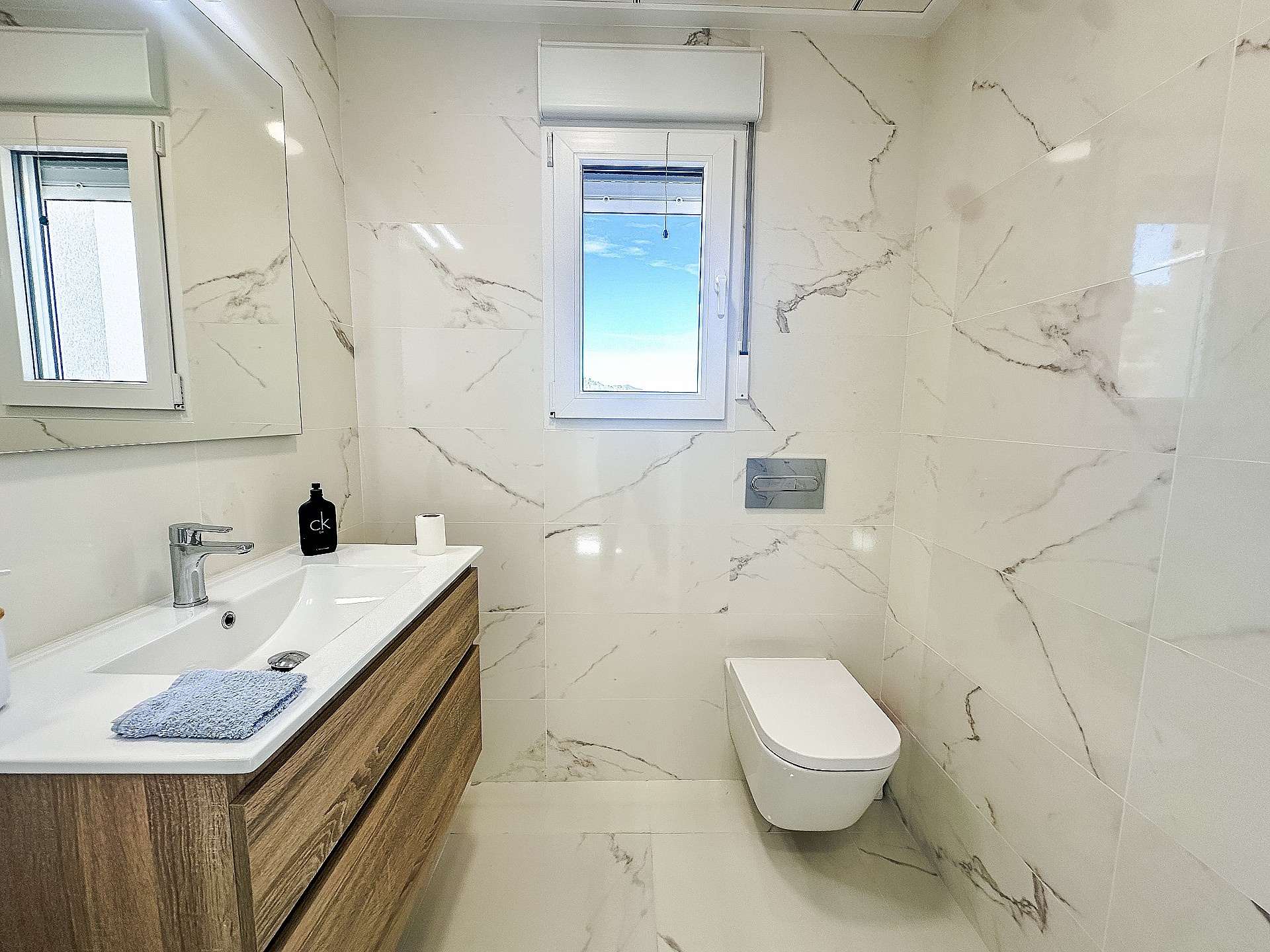 Resale - 4 Bedroom 3 Bathroom Villa in Sax -  - Alicante