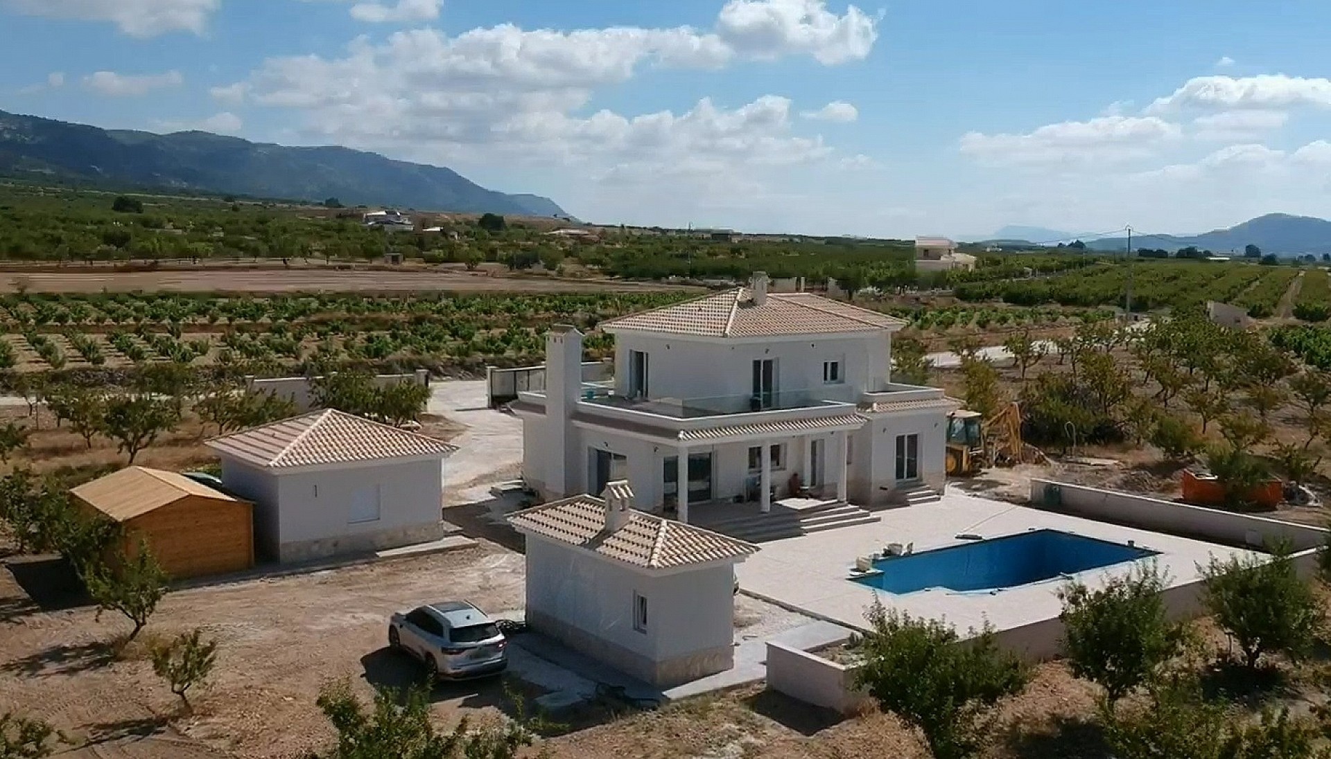 Resale - 4 Bedroom 3 Bathroom Villa in Sax -  - Alicante