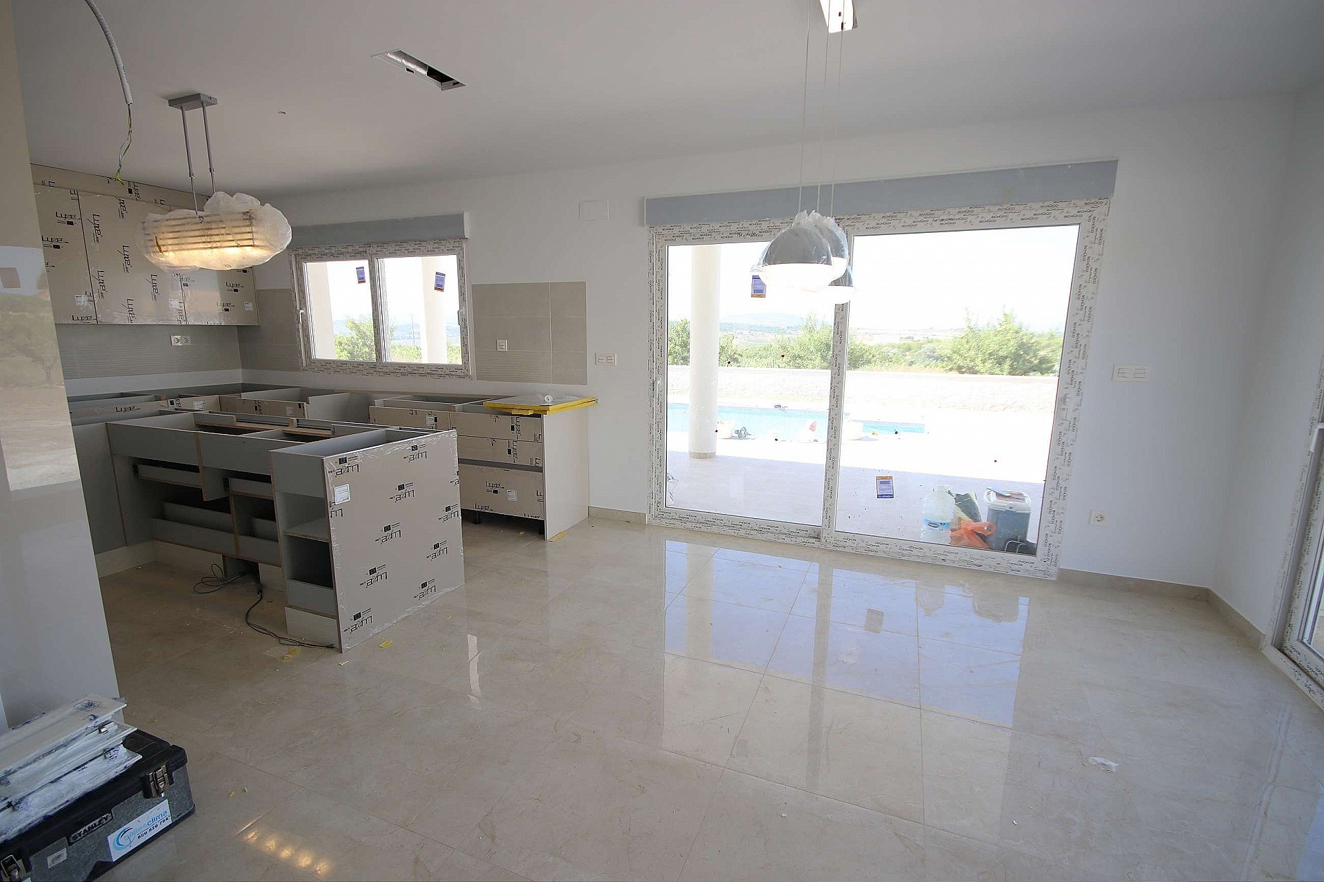 Resale - 4 Bedroom 3 Bathroom Villa in Sax -  - Alicante