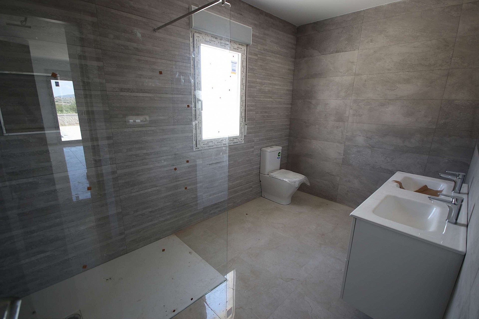Resale - 4 Bedroom 3 Bathroom Villa in Sax -  - Alicante