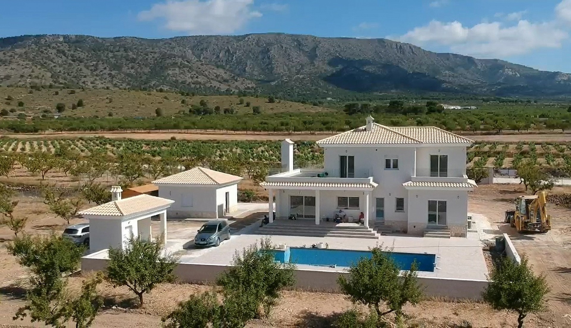 Resale - 4 Bedroom 3 Bathroom Villa in Sax -  - Alicante