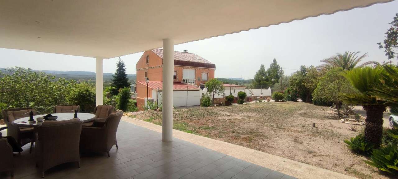 Resale - 9 Bedroom 6 Bathroom Commercial in Ayora - , Ayora, Valencia, Spain - Valencia