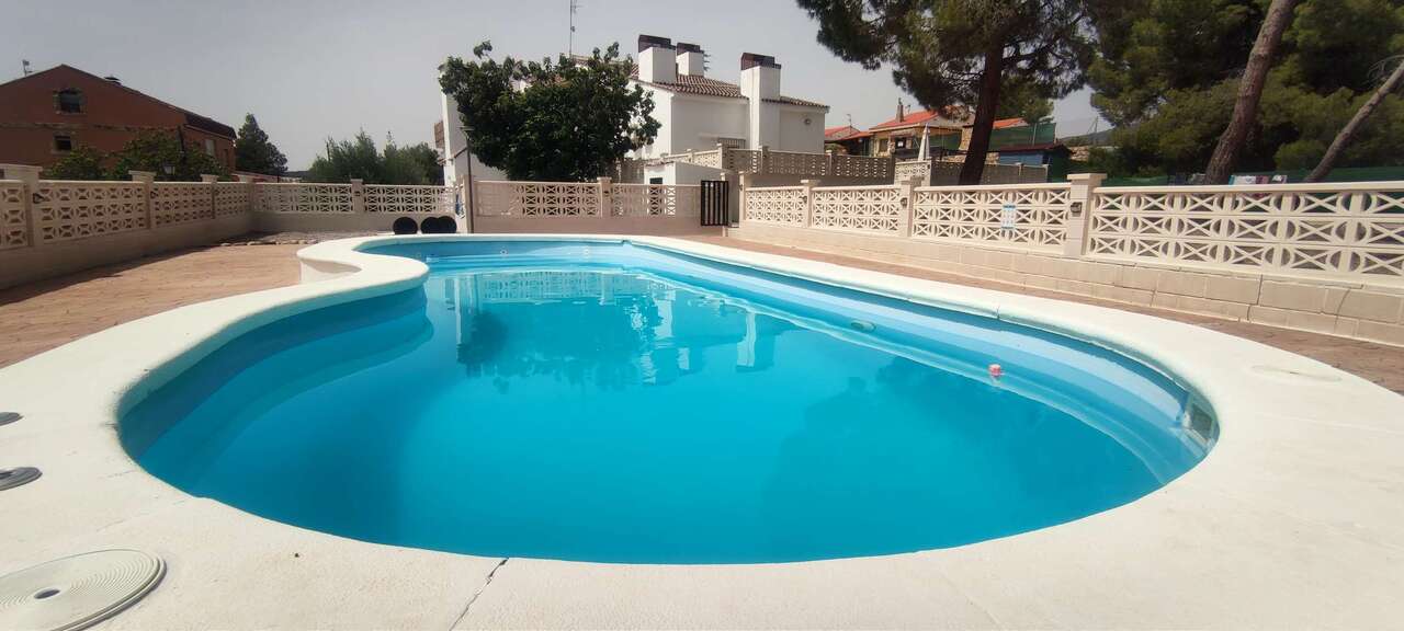 Resale - 9 Bedroom 6 Bathroom Commercial in Ayora - , Ayora, Valencia, Spain - Valencia