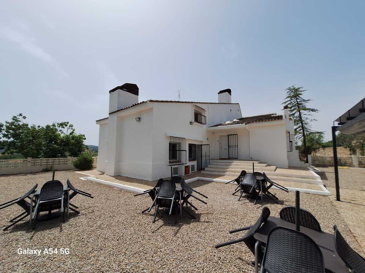 Resale - 9 Bedroom 6 Bathroom Commercial in Ayora - , Ayora, Valencia, Spain - Valencia