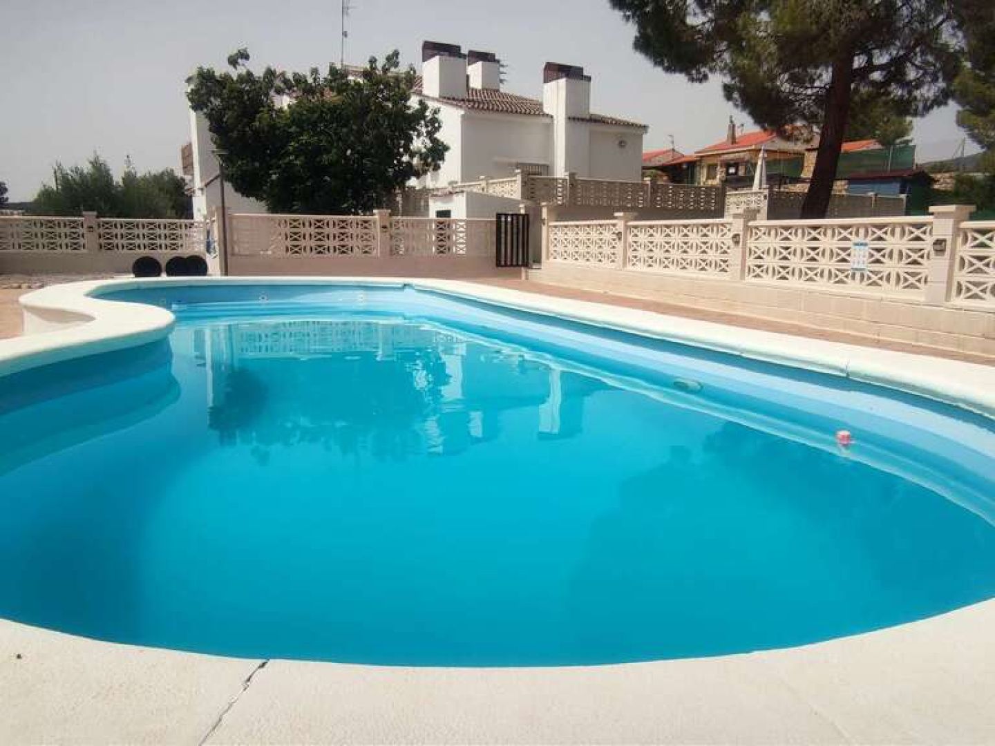 9 Bedroom 6 Bathroom Commercial in Ayora