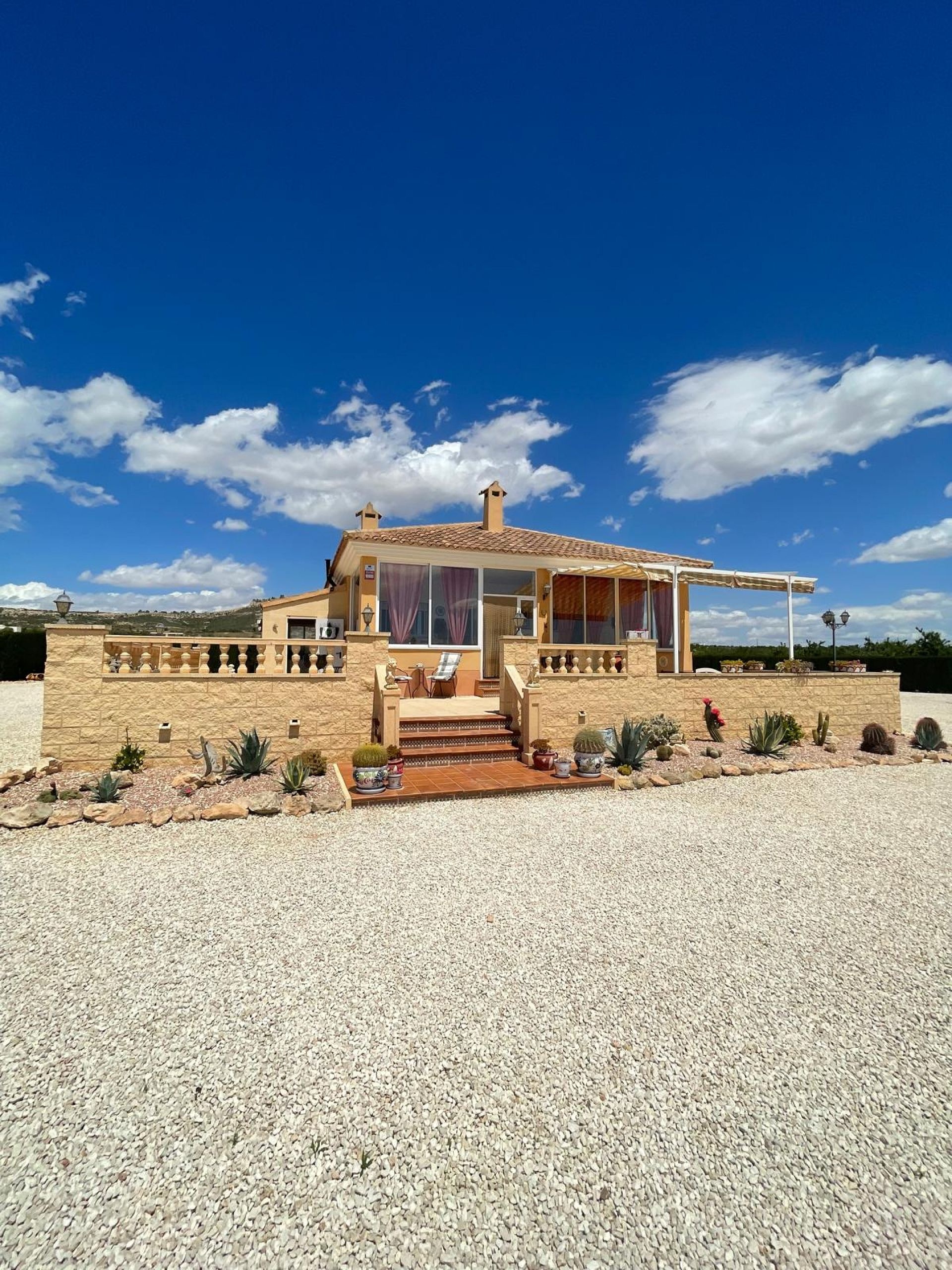 Sold - 4 Bedroom 3 Bathroom Villa in Pinoso -  - Alicante