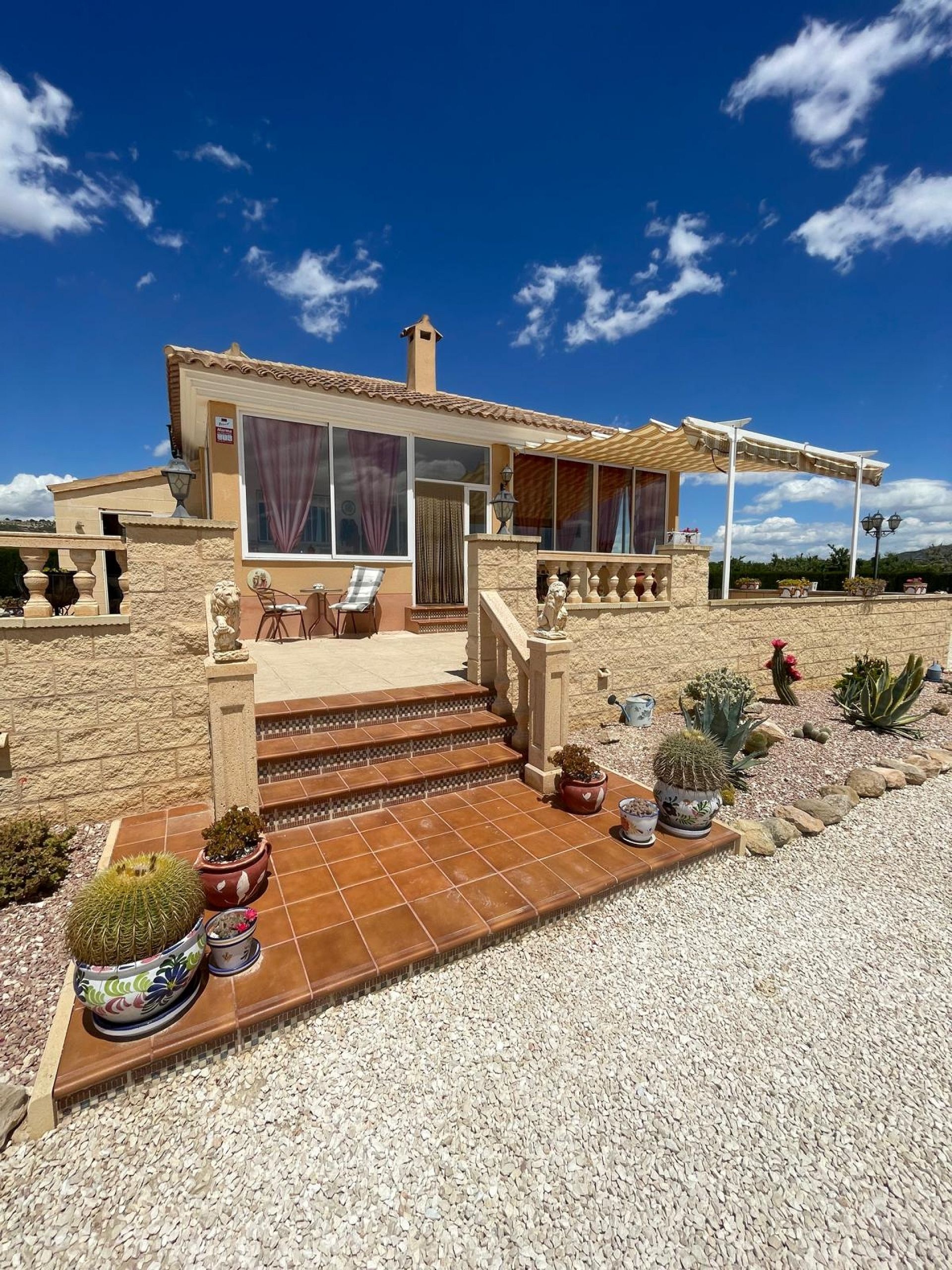 Sold - 4 Bedroom 3 Bathroom Villa in Pinoso -  - Alicante