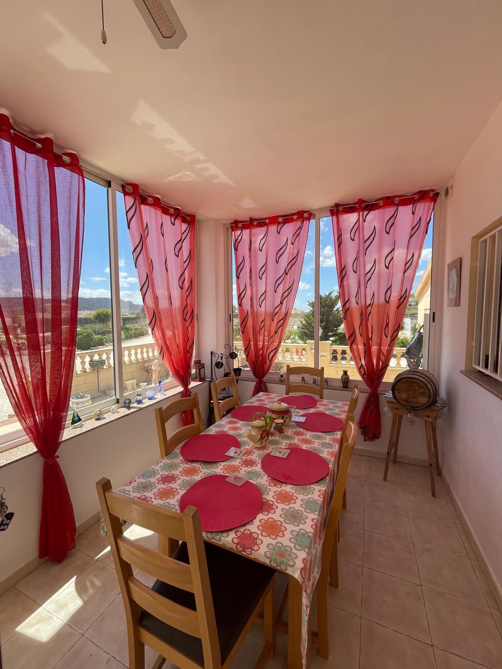 Sold - 4 Bedroom 3 Bathroom Villa in Pinoso -  - Alicante