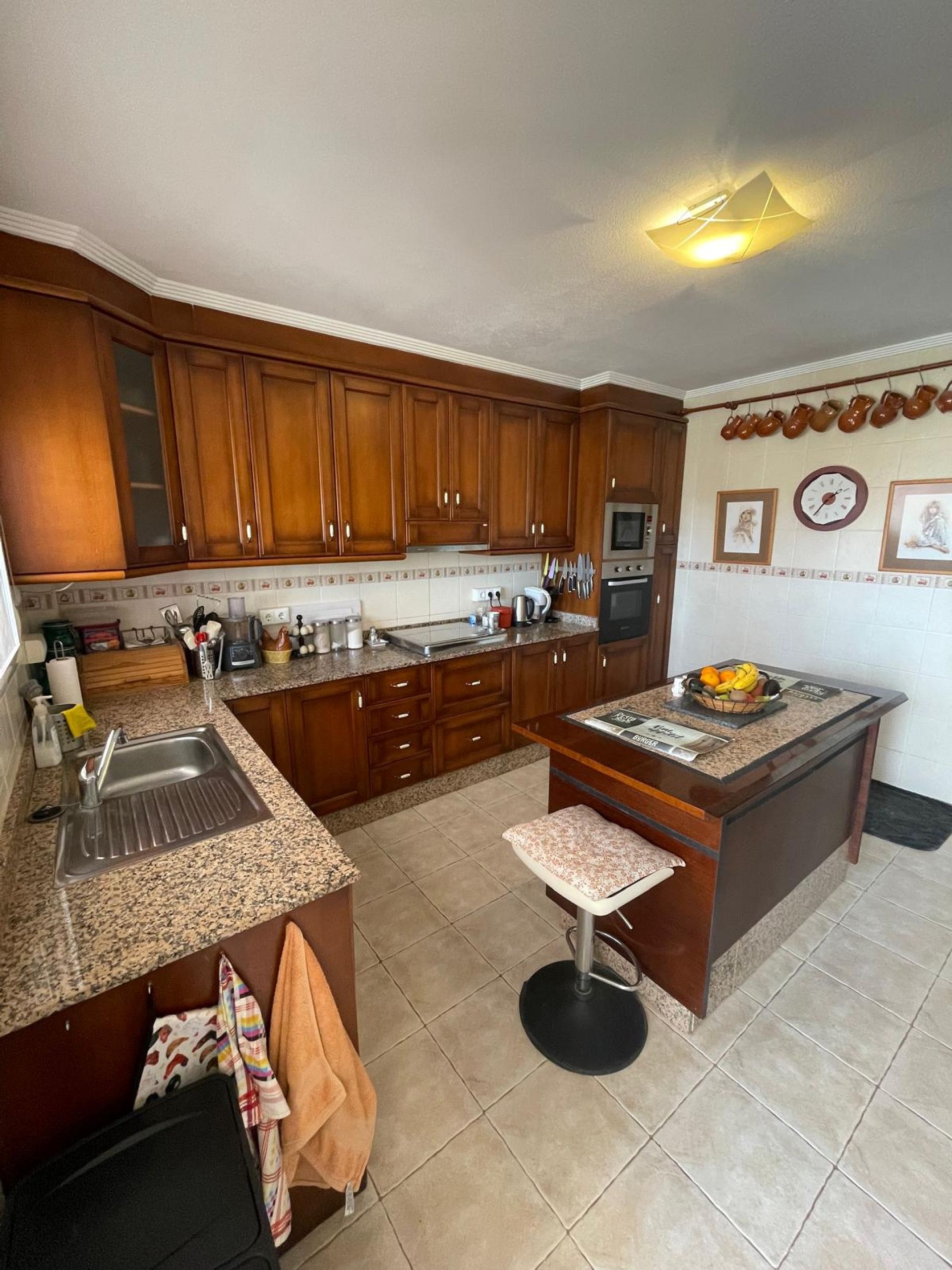 Sold - 4 Bedroom 3 Bathroom Villa in Pinoso -  - Alicante