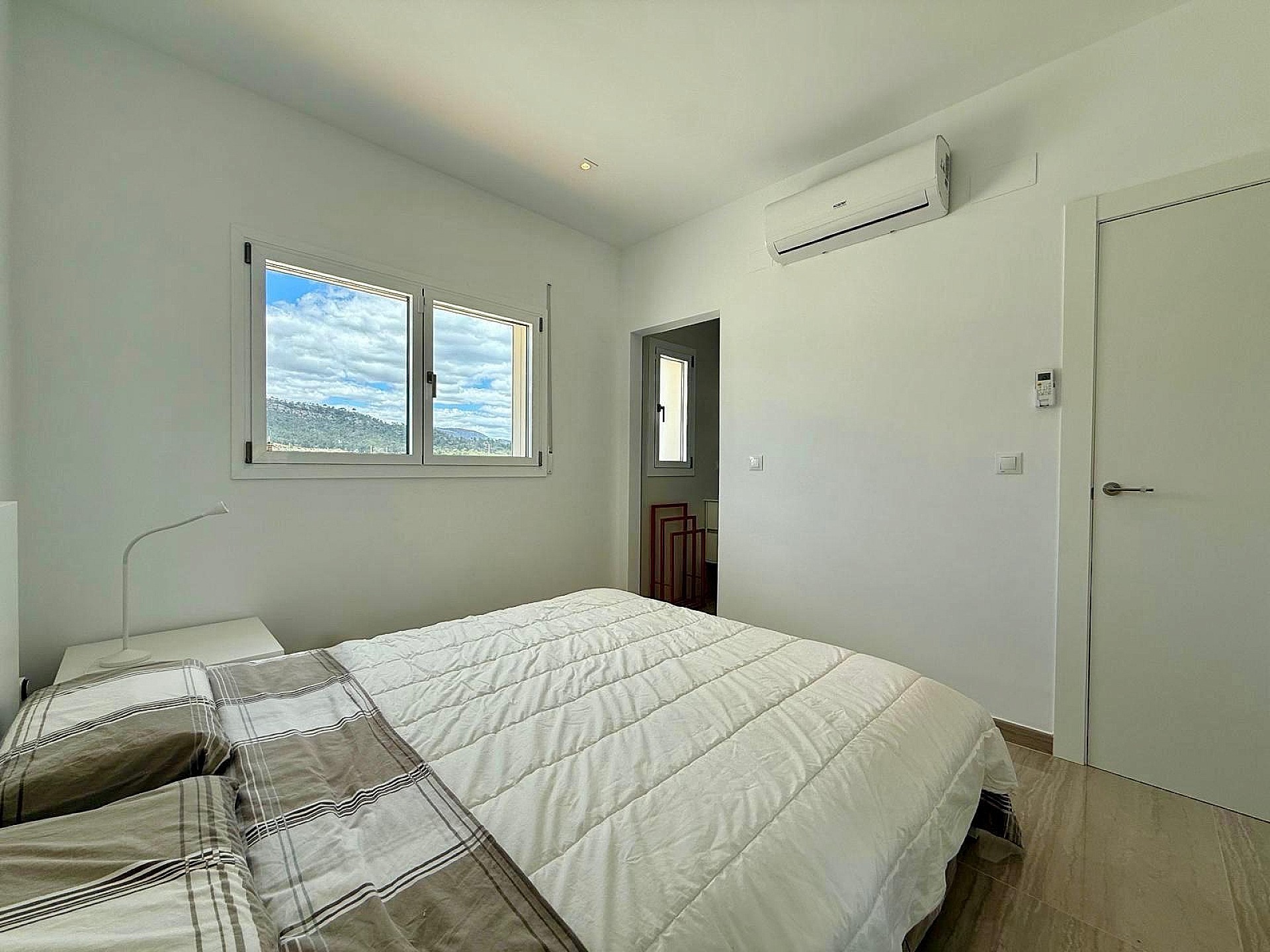 Resale - 3 Bedroom 3 Bathroom Villa in Salinas -  - Alicante