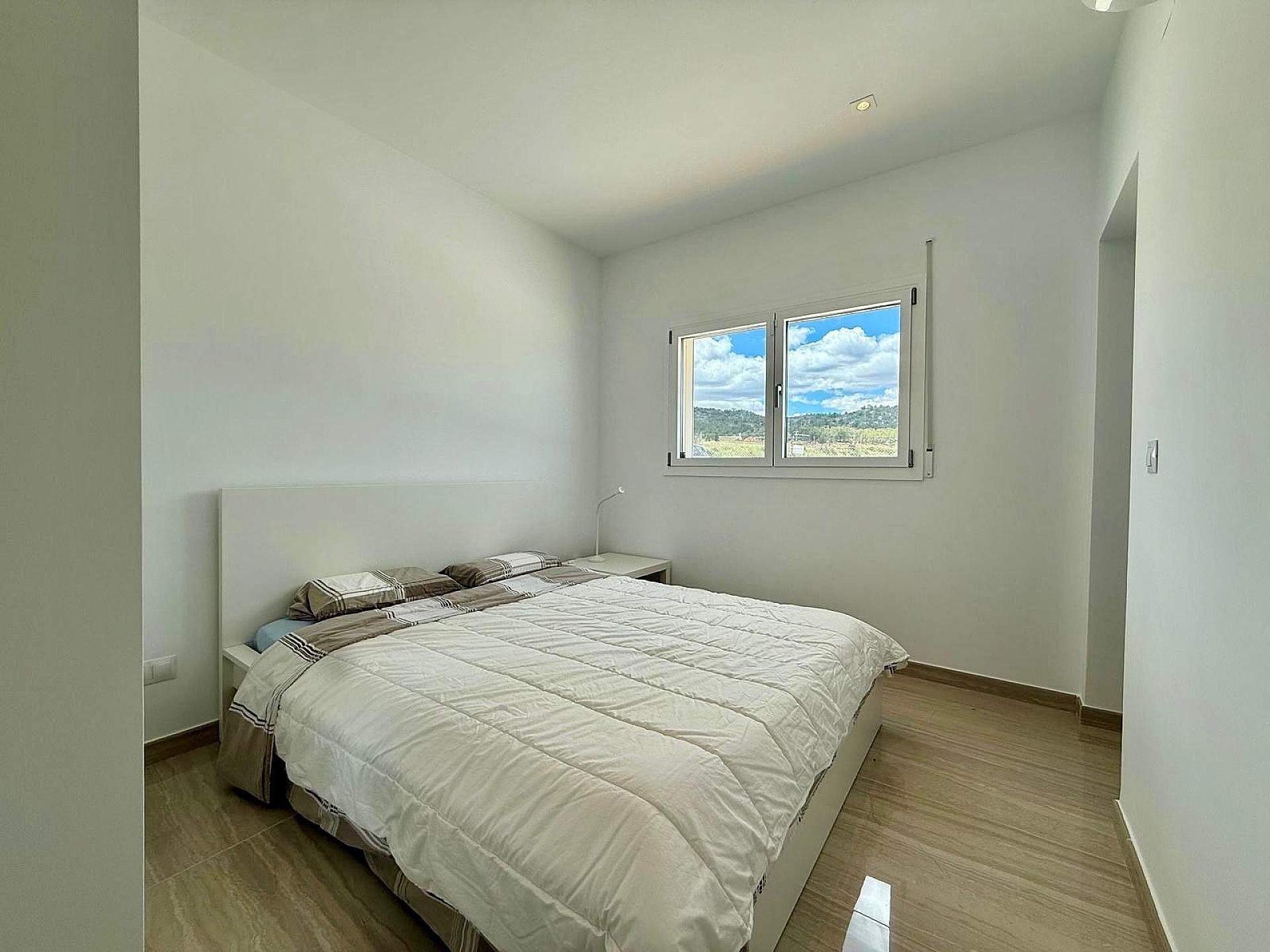 Resale - 3 Bedroom 3 Bathroom Villa in Salinas -  - Alicante