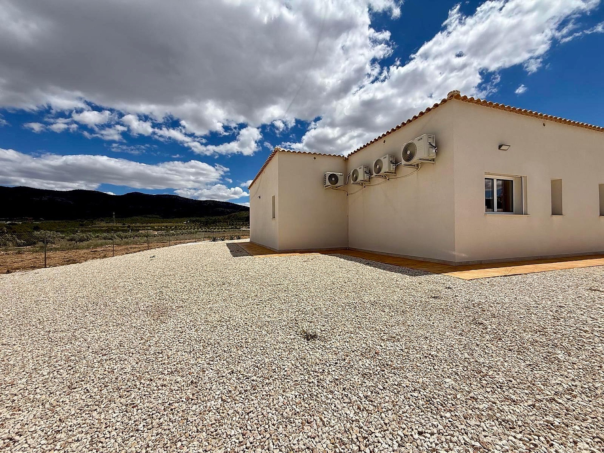Resale - 3 Bedroom 3 Bathroom Villa in Salinas -  - Alicante