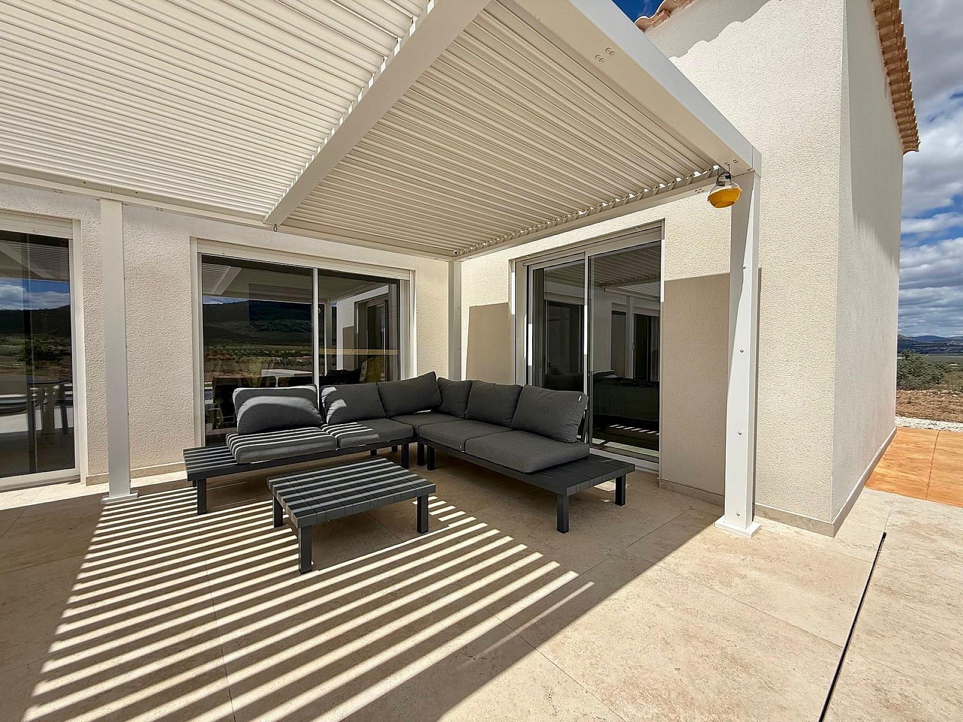 Resale - 3 Bedroom 3 Bathroom Villa in Salinas -  - Alicante