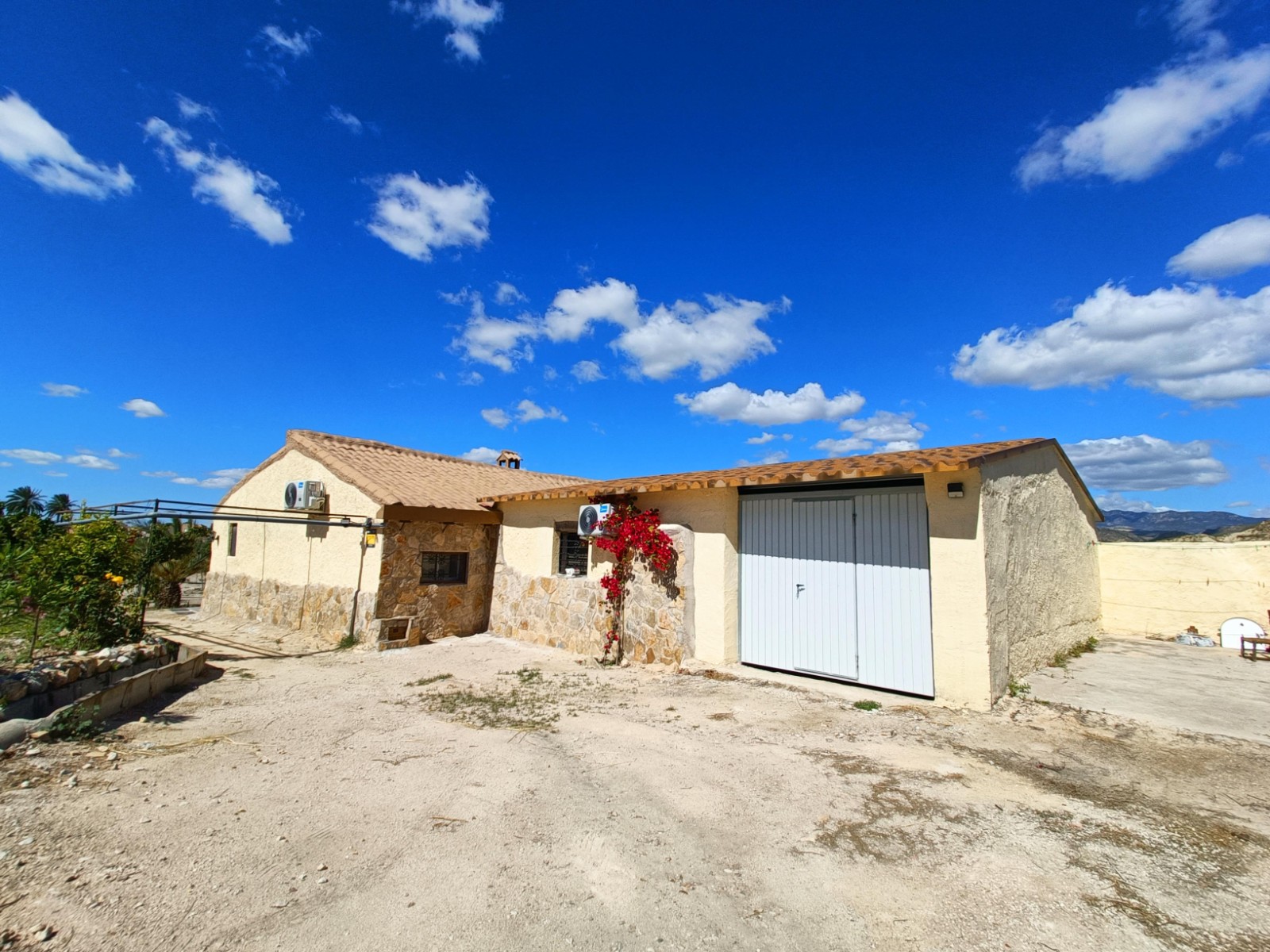 Resale - 3 Bedroom 2 Bathroom Villa in Abanilla -  - Murcia
