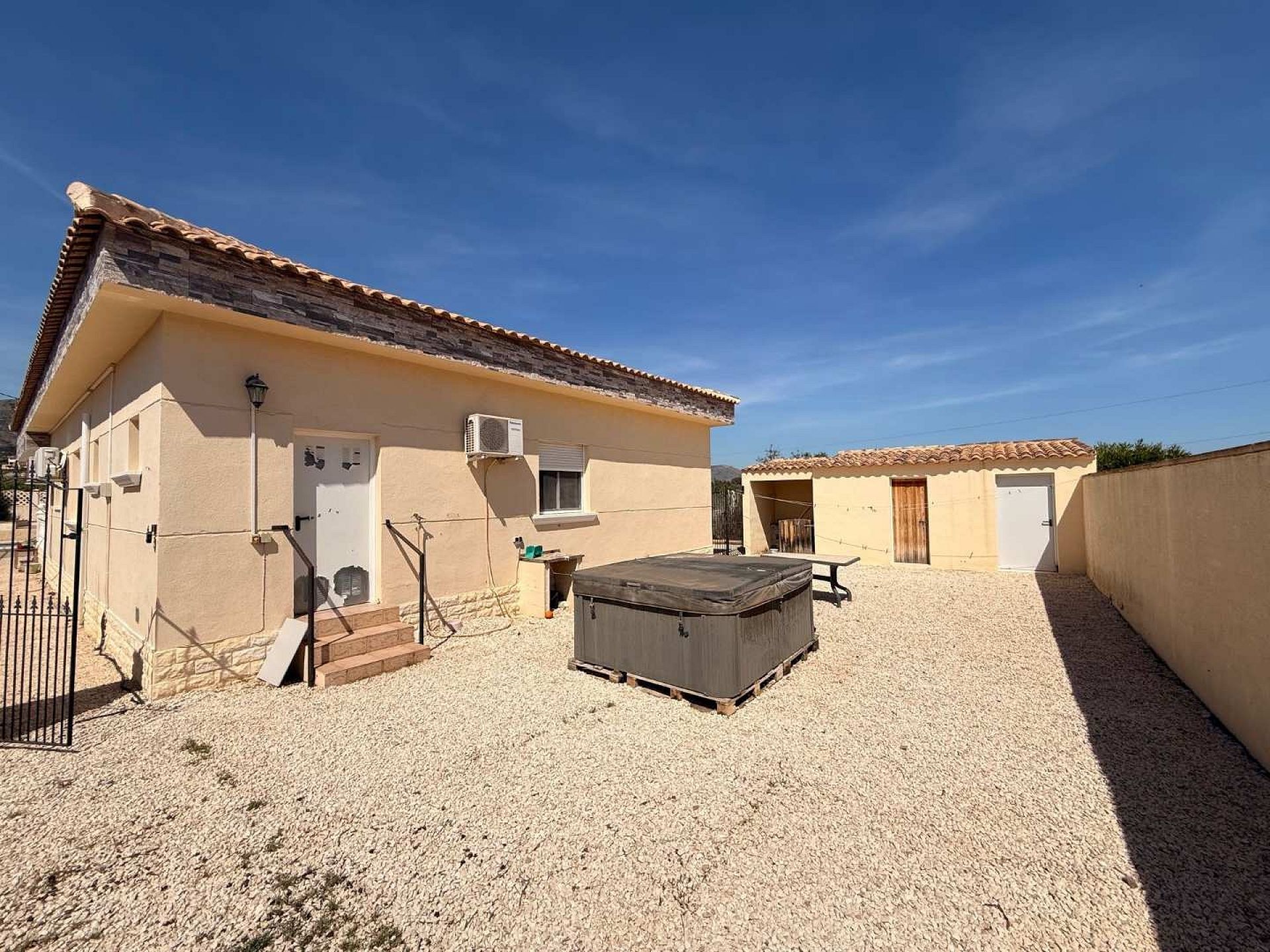 Resale - 3 Bedroom 2 Bathroom Villa in Macisvenda -  - Murcia