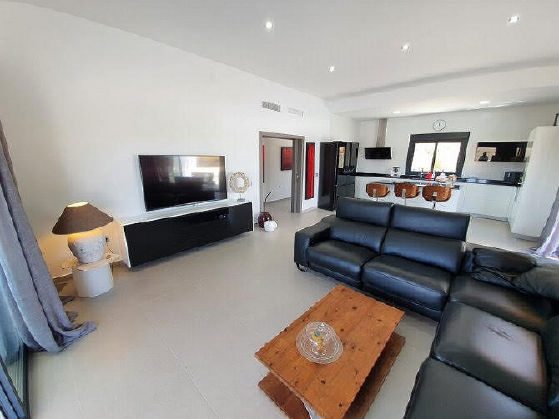 Resale - 3 Bedroom 3 Bathroom Villa in Hondón de las Nieves -  - Alicante