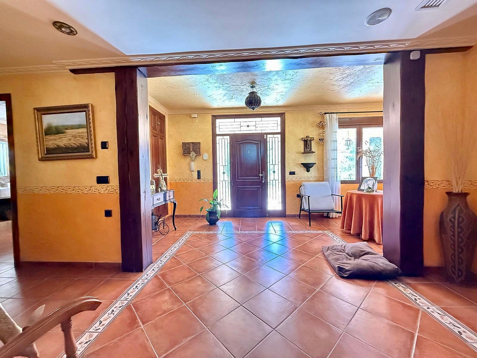 Resale - 6 Bedroom 4 Bathroom Villa in Salinas -  - Alicante
