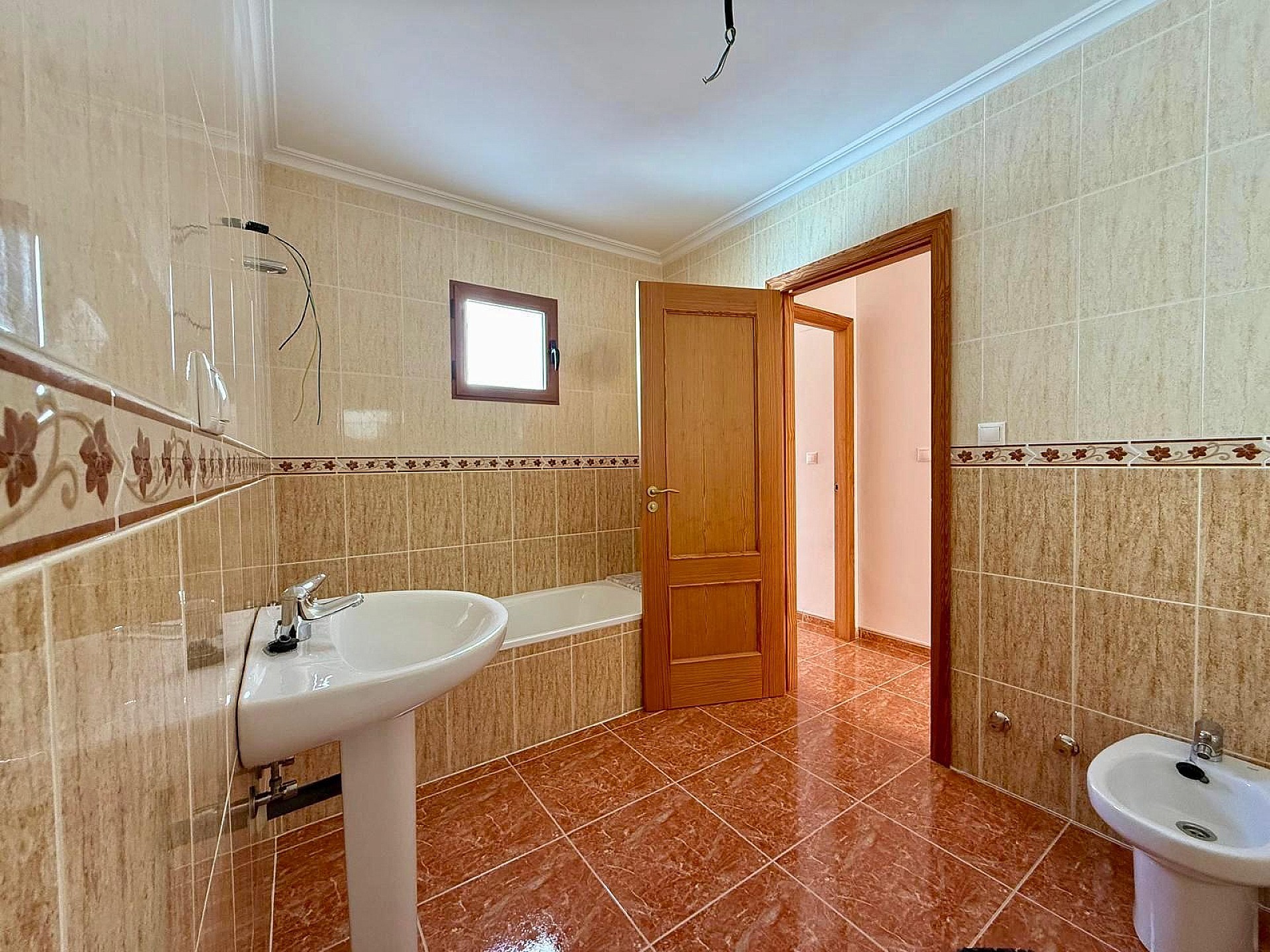 Resale - 4 Bedroom 2 Bathroom Townhouse in Pinoso - , Pinoso, Alicante, Spain - Alicante