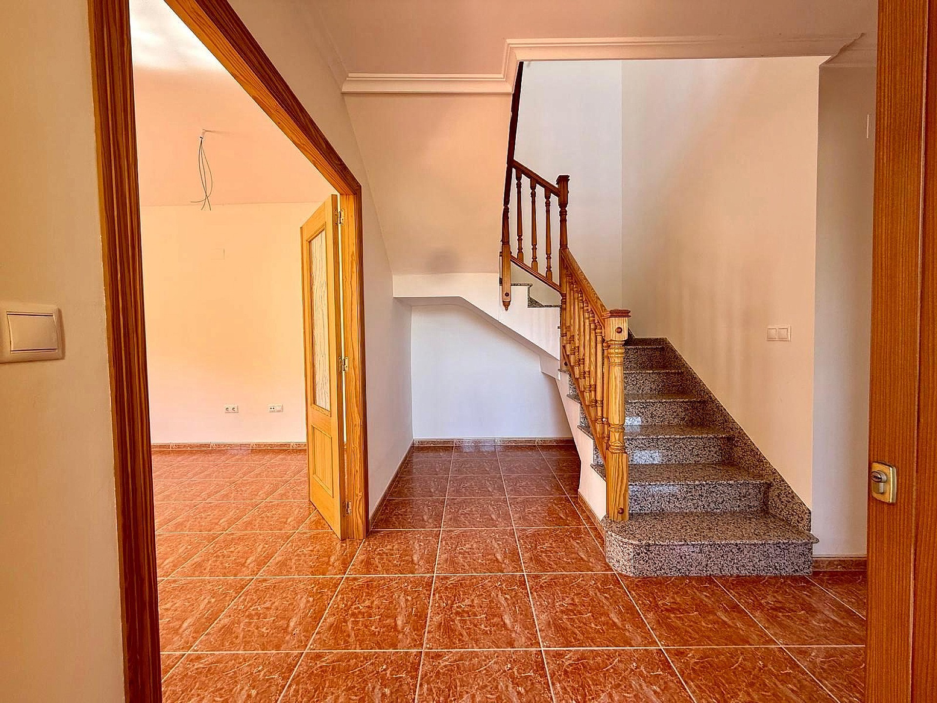 Resale - 4 Bedroom 2 Bathroom Townhouse in Pinoso - , Pinoso, Alicante, Spain - Alicante