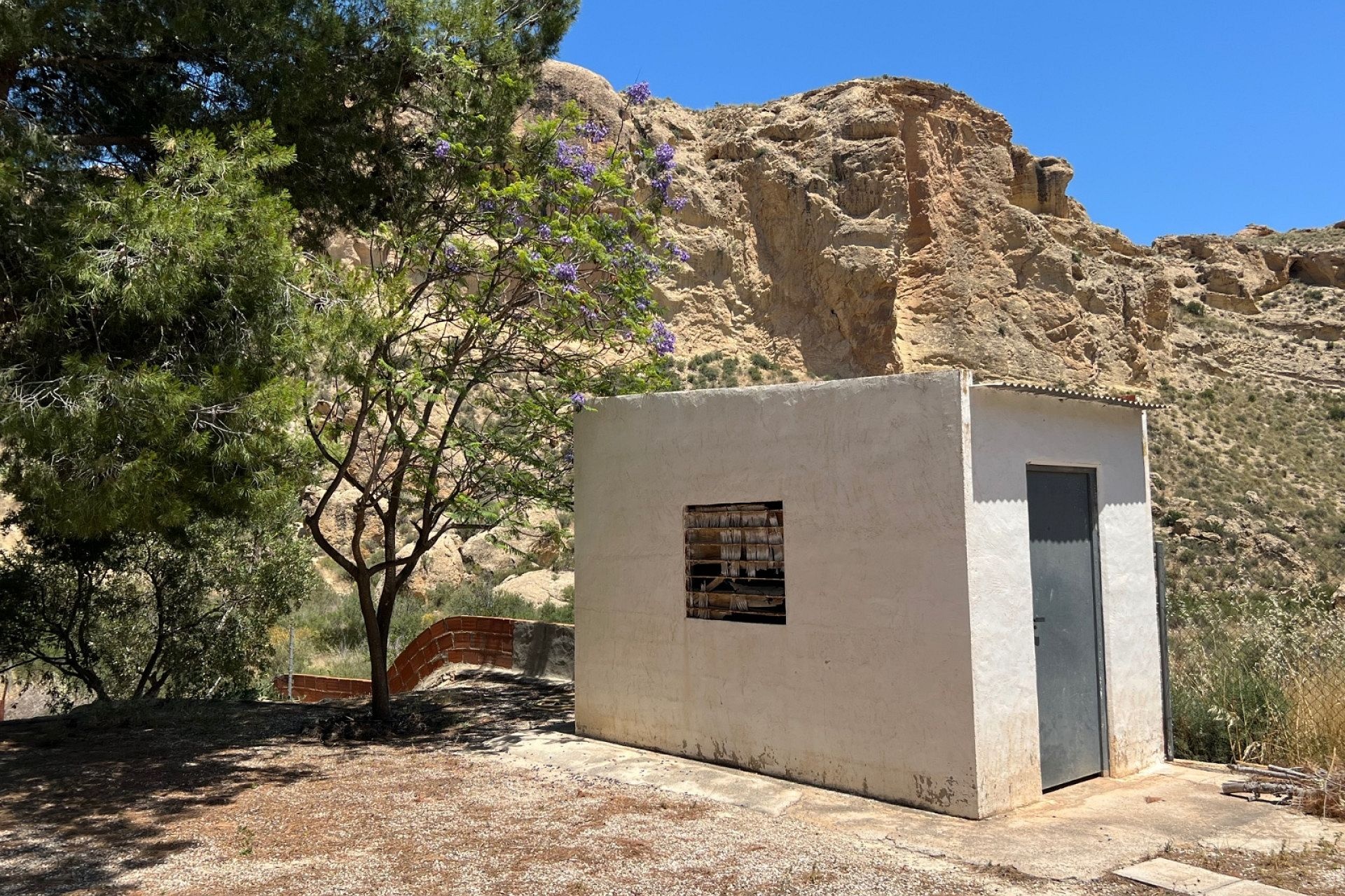 Resale - 4 Bedroom 1 Bathroom Finca in Crevillente -  - Alicante