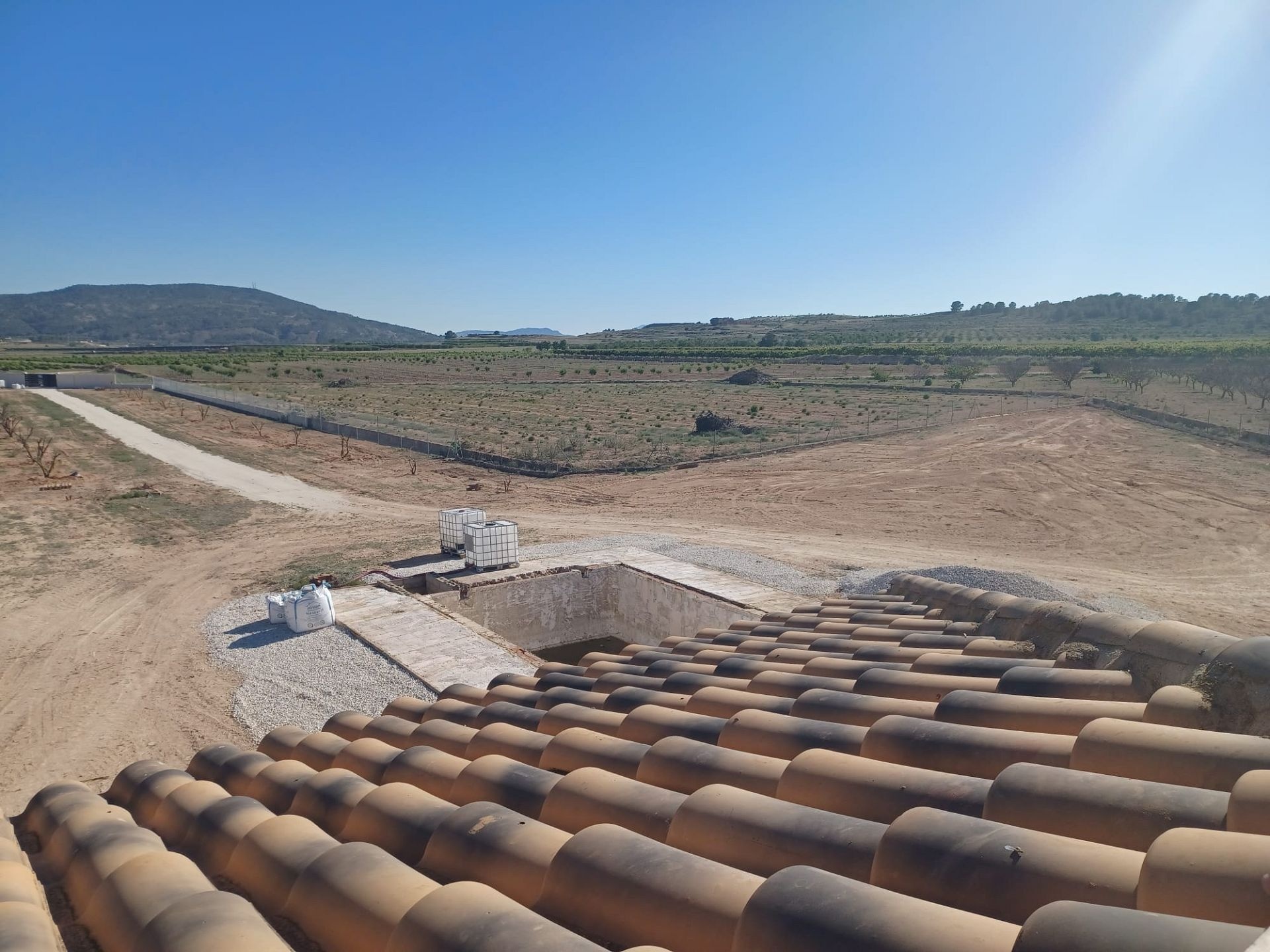 Resale - 5 Bedroom 3 Bathroom Country house in Pinoso -  - Alicante