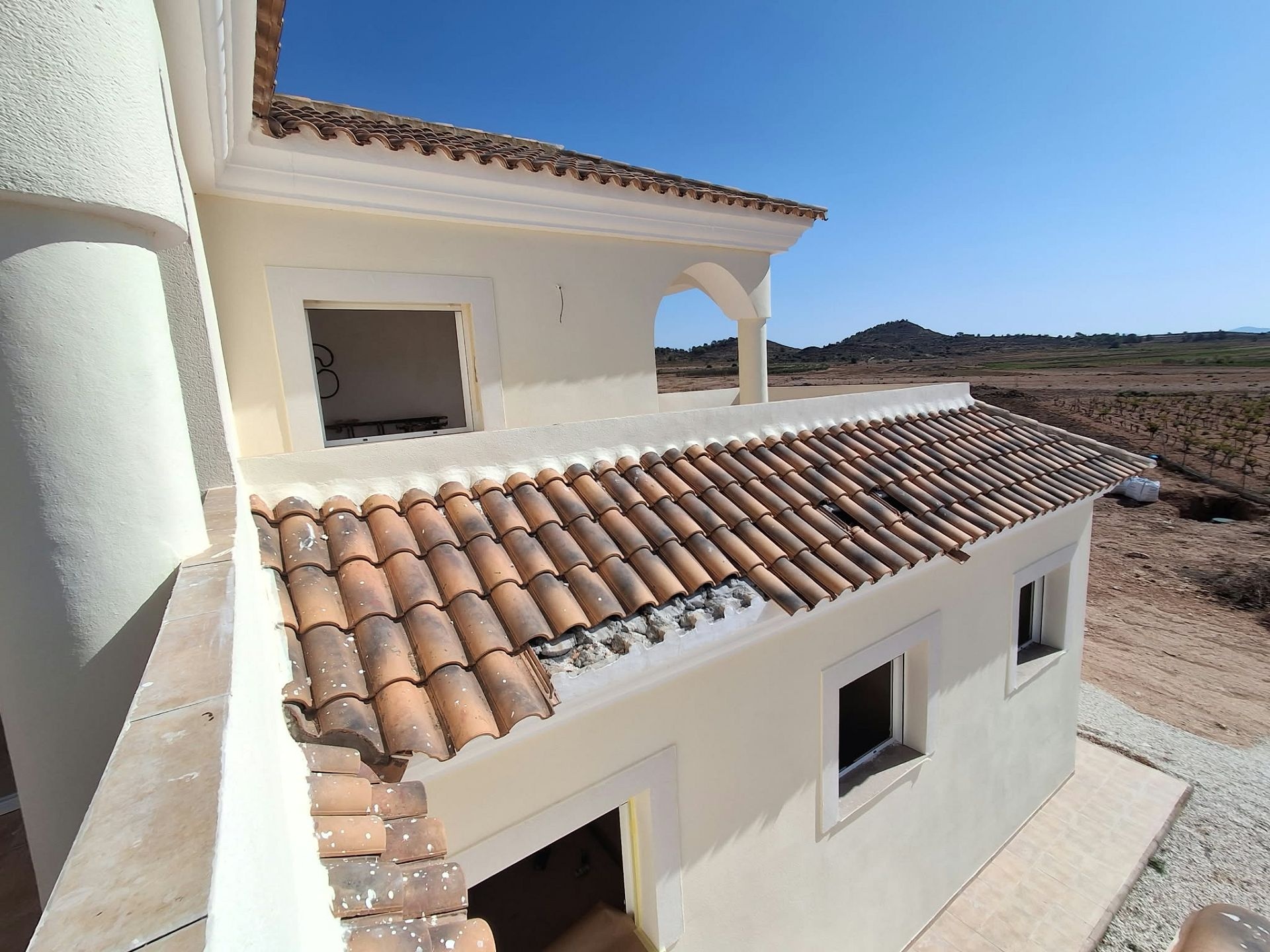 Resale - 5 Bedroom 3 Bathroom Country house in Pinoso -  - Alicante