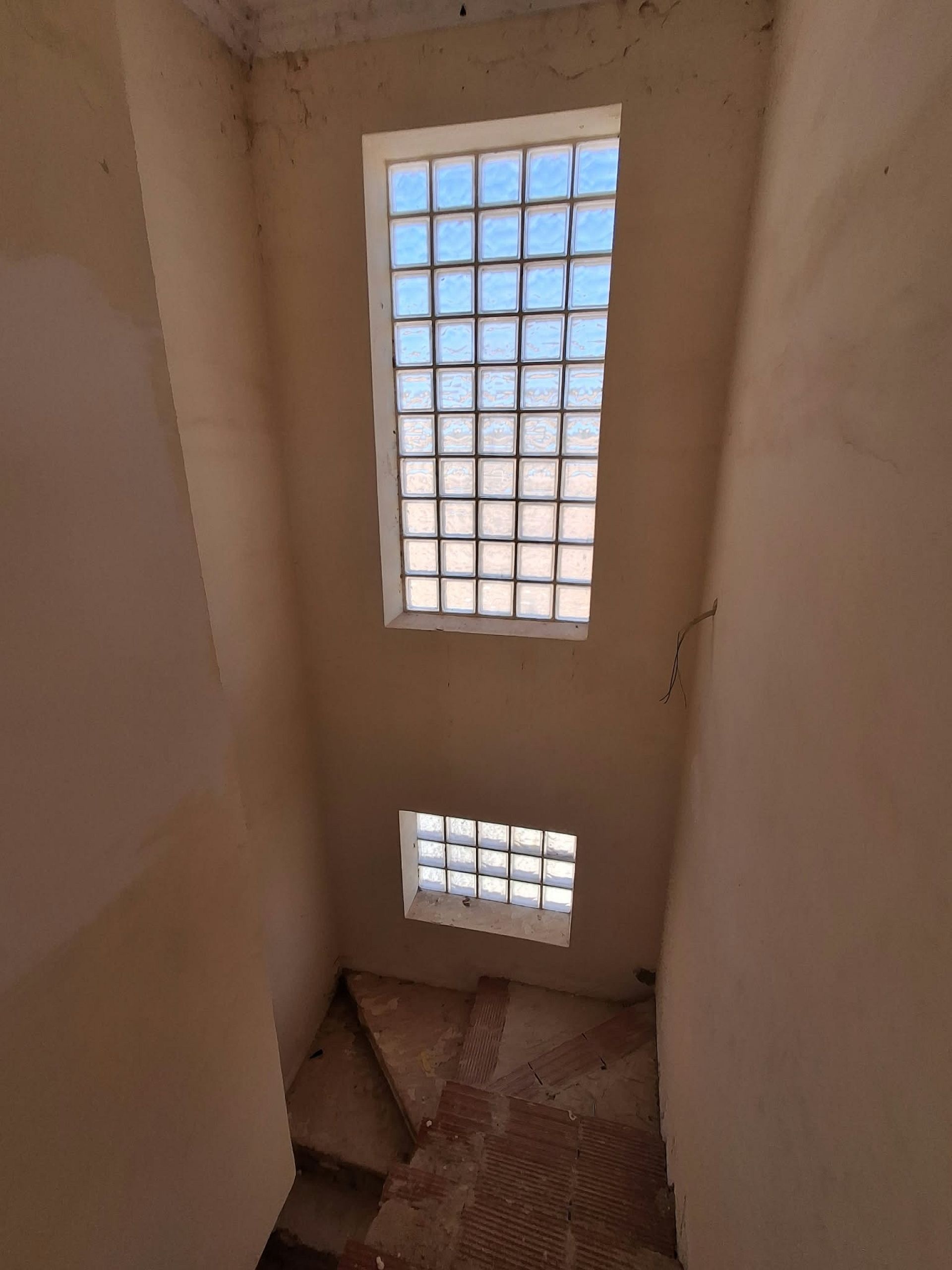 Resale - 5 Bedroom 3 Bathroom Country house in Pinoso -  - Alicante