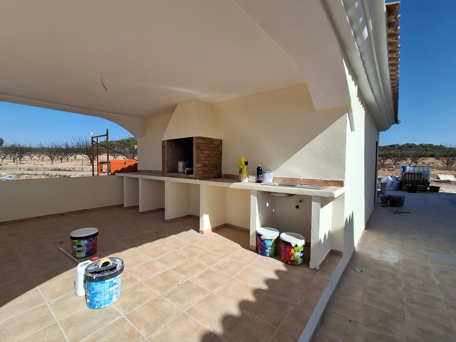 Resale - 5 Bedroom 3 Bathroom Country house in Pinoso -  - Alicante