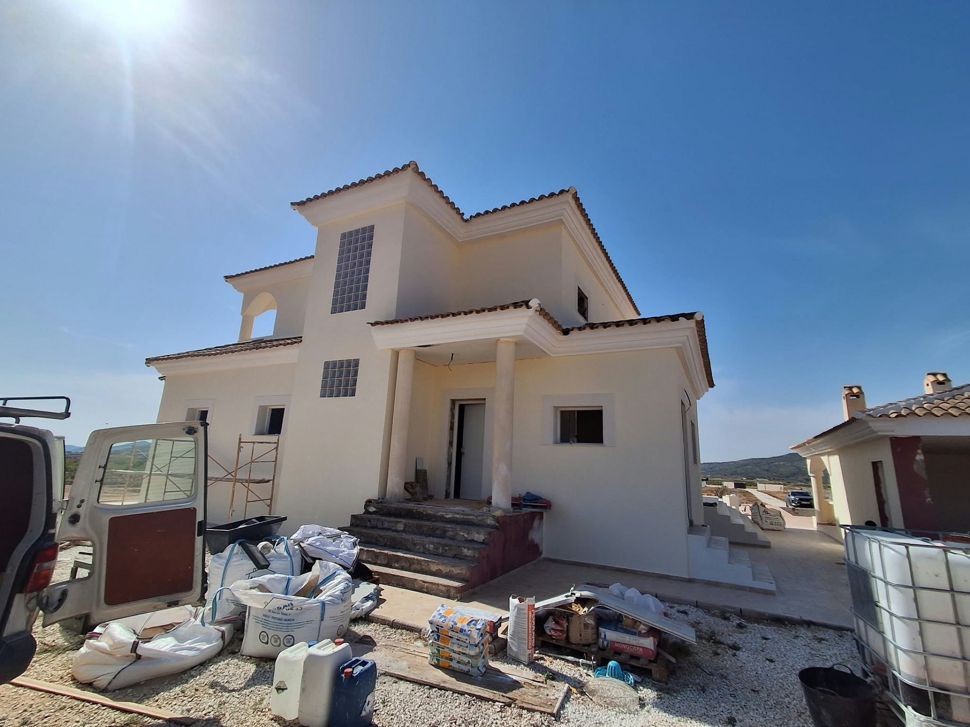 Resale - 5 Bedroom 3 Bathroom Country house in Pinoso -  - Alicante