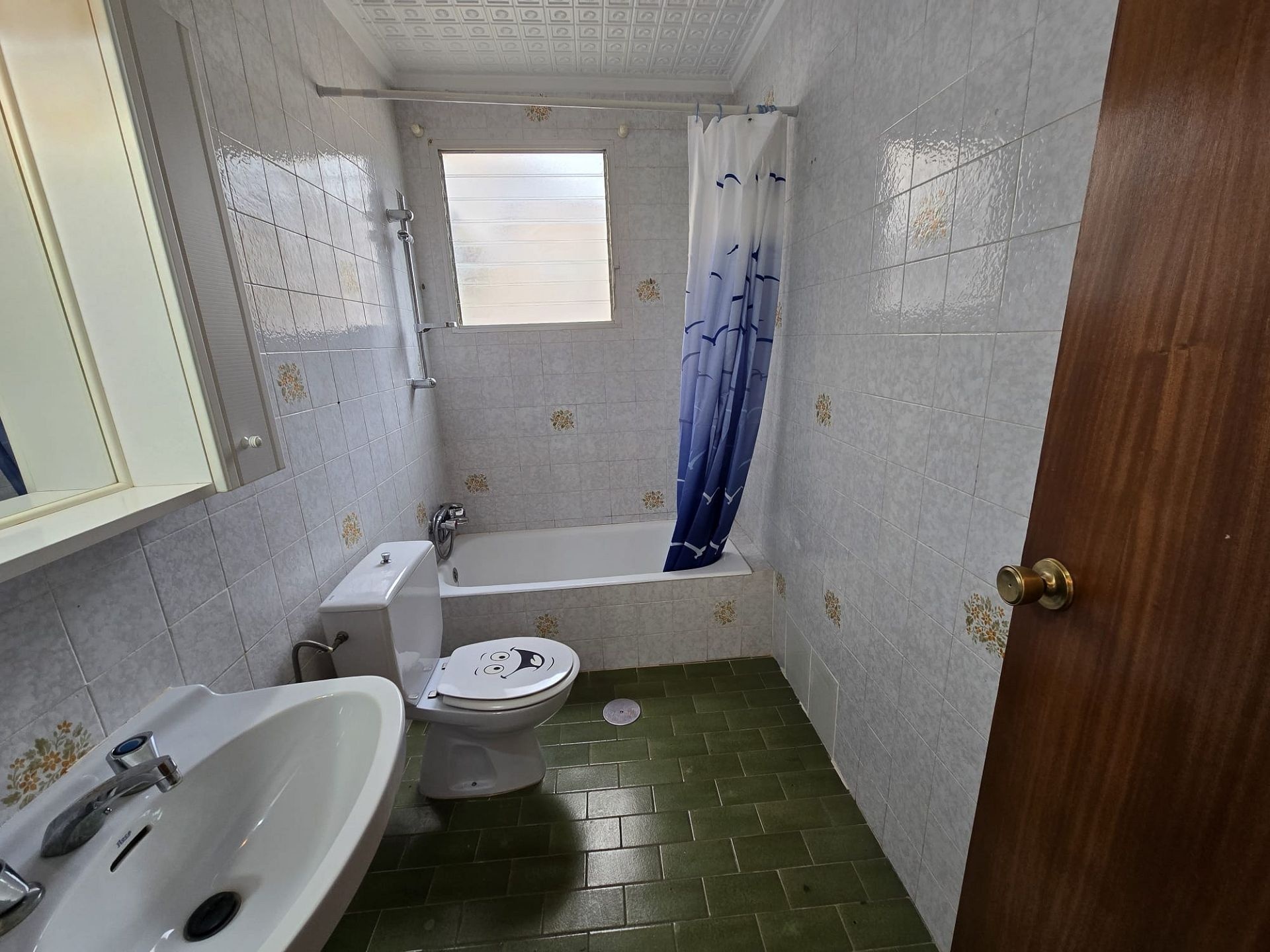 Resale - 4 Bedroom 2 Bathroom Apartment in Salinas -  - Alicante