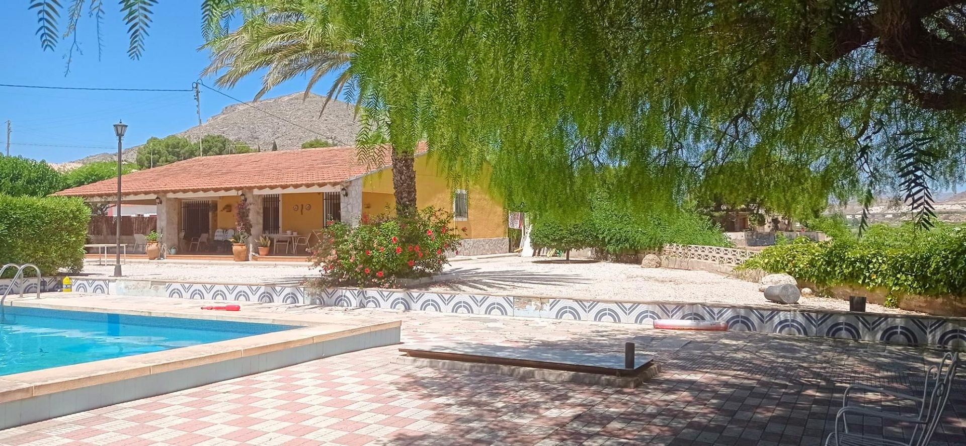 Resale - 4 Bedroom 1 Bathroom Villa in Novelda -  - Alicante