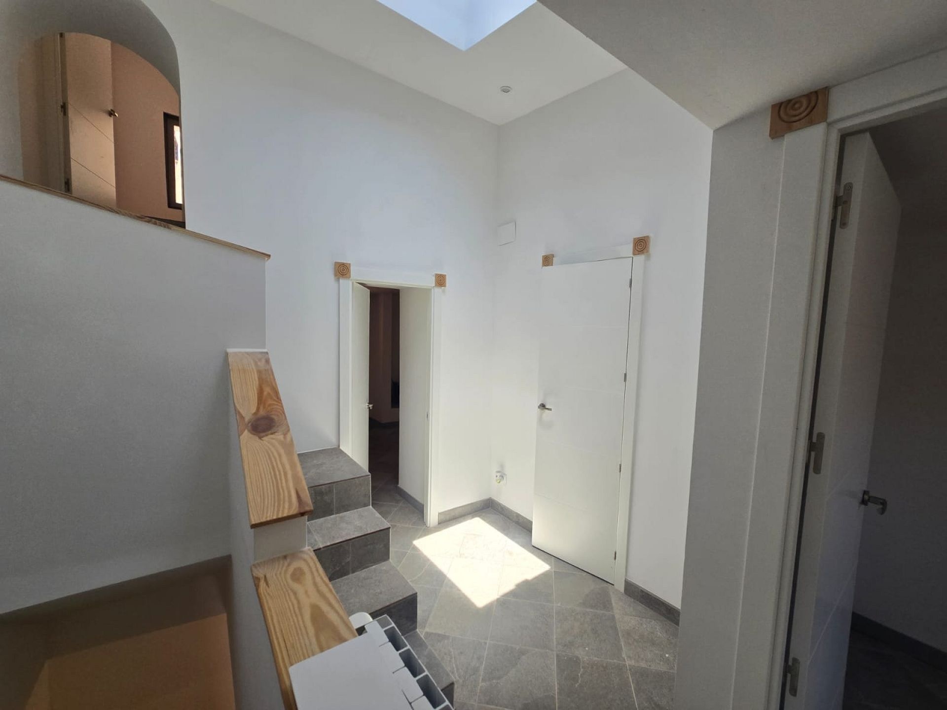 Resale - 3 Bedroom 2 Bathroom Townhouse in Sax -  - Alicante