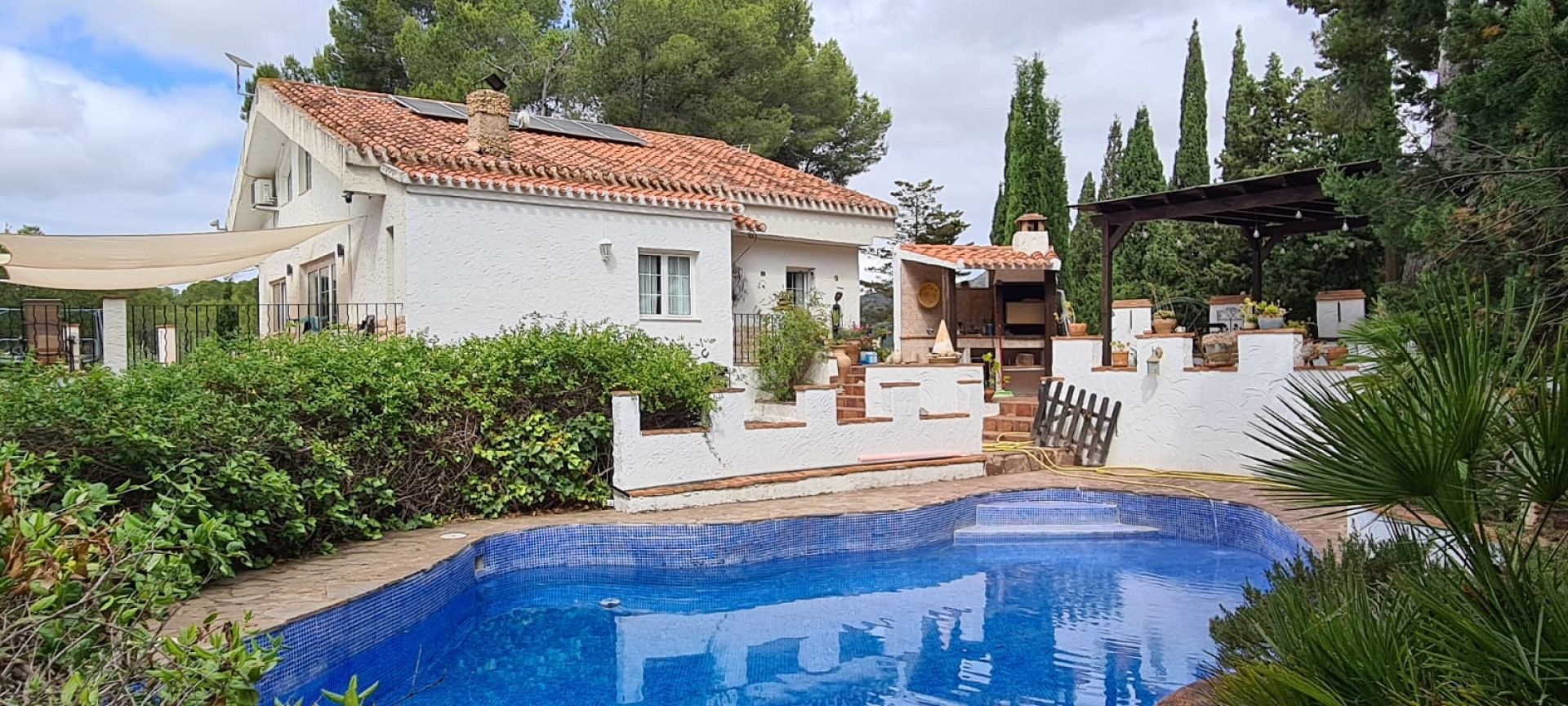 Resale - 6 Bedroom 4 Bathroom Country house in Sax -  - Alicante