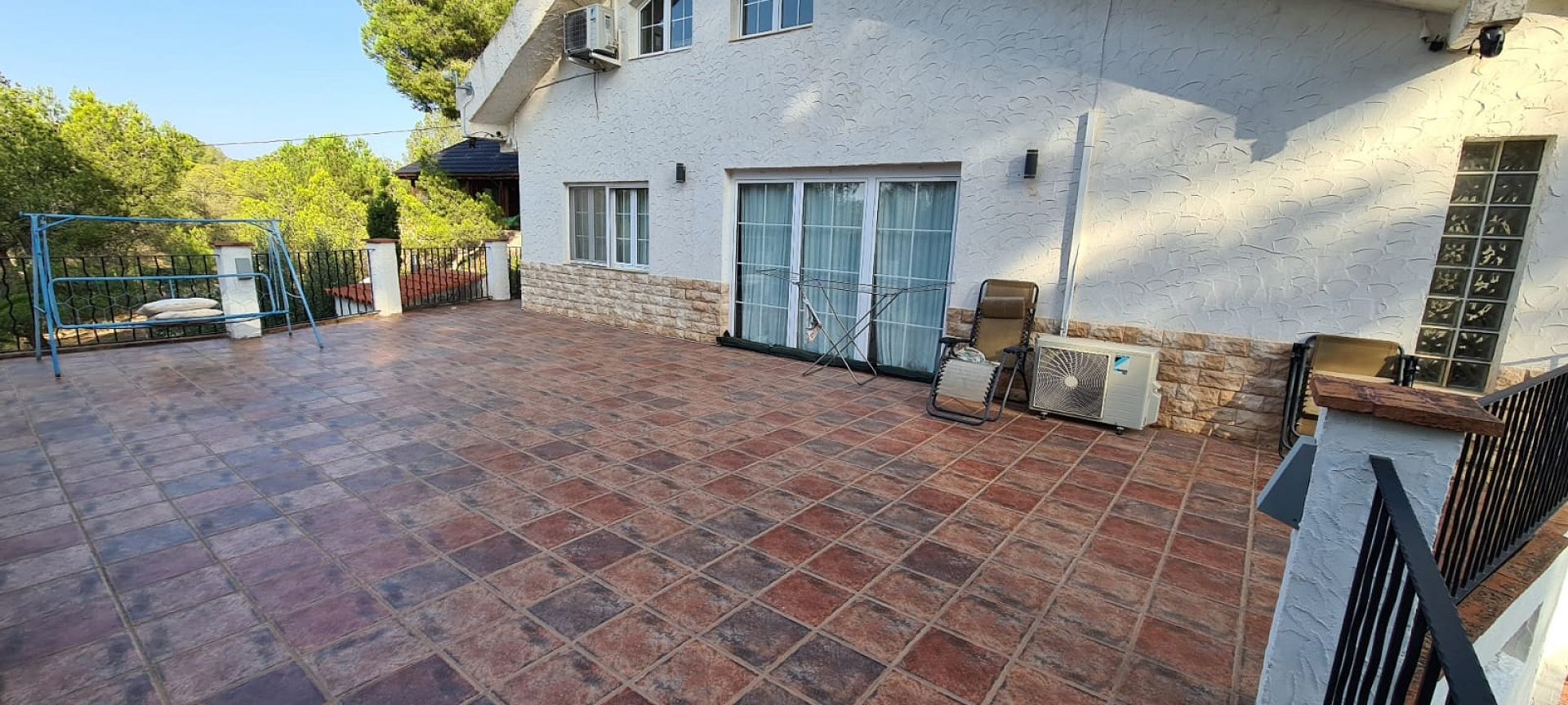 Resale - 6 Bedroom 4 Bathroom Country house in Sax -  - Alicante
