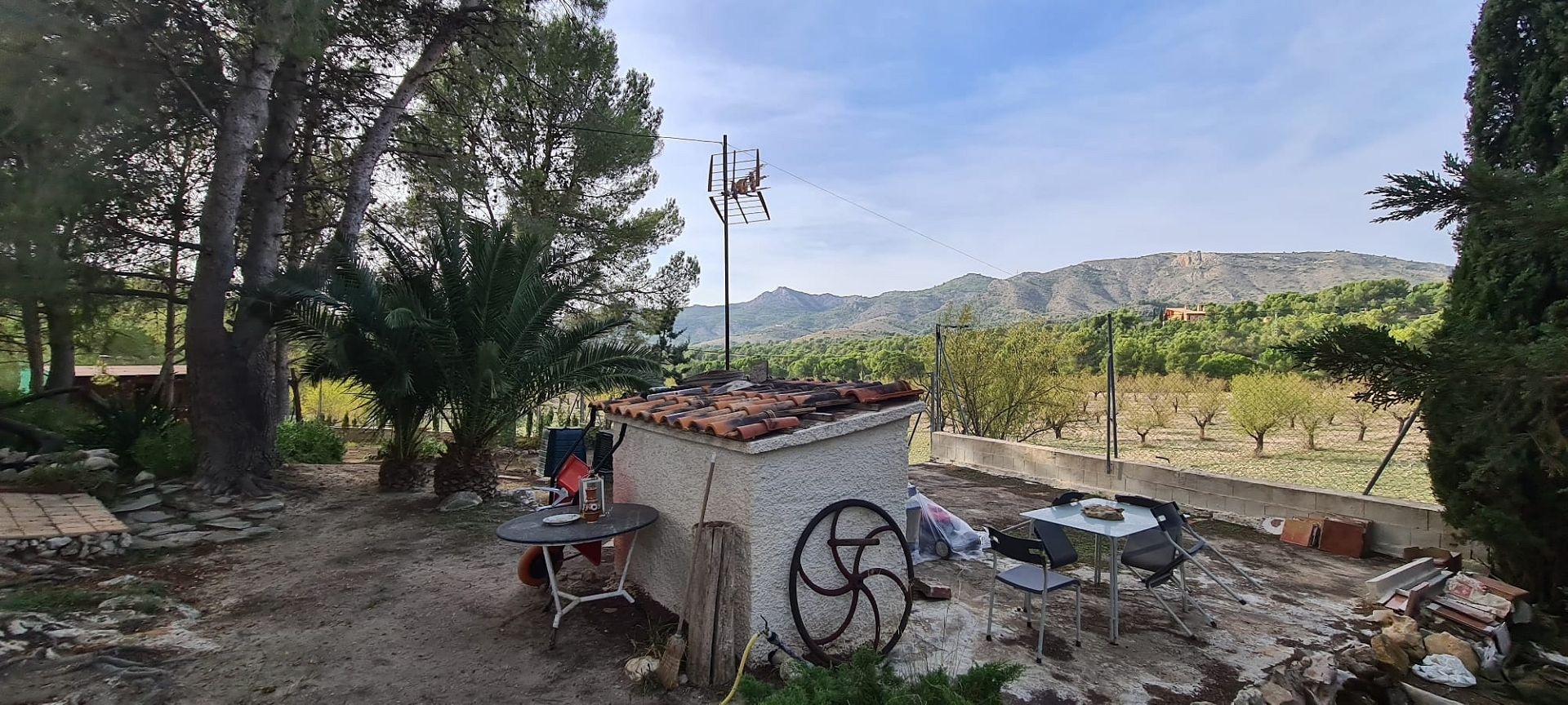 Resale - 6 Bedroom 4 Bathroom Country house in Sax -  - Alicante