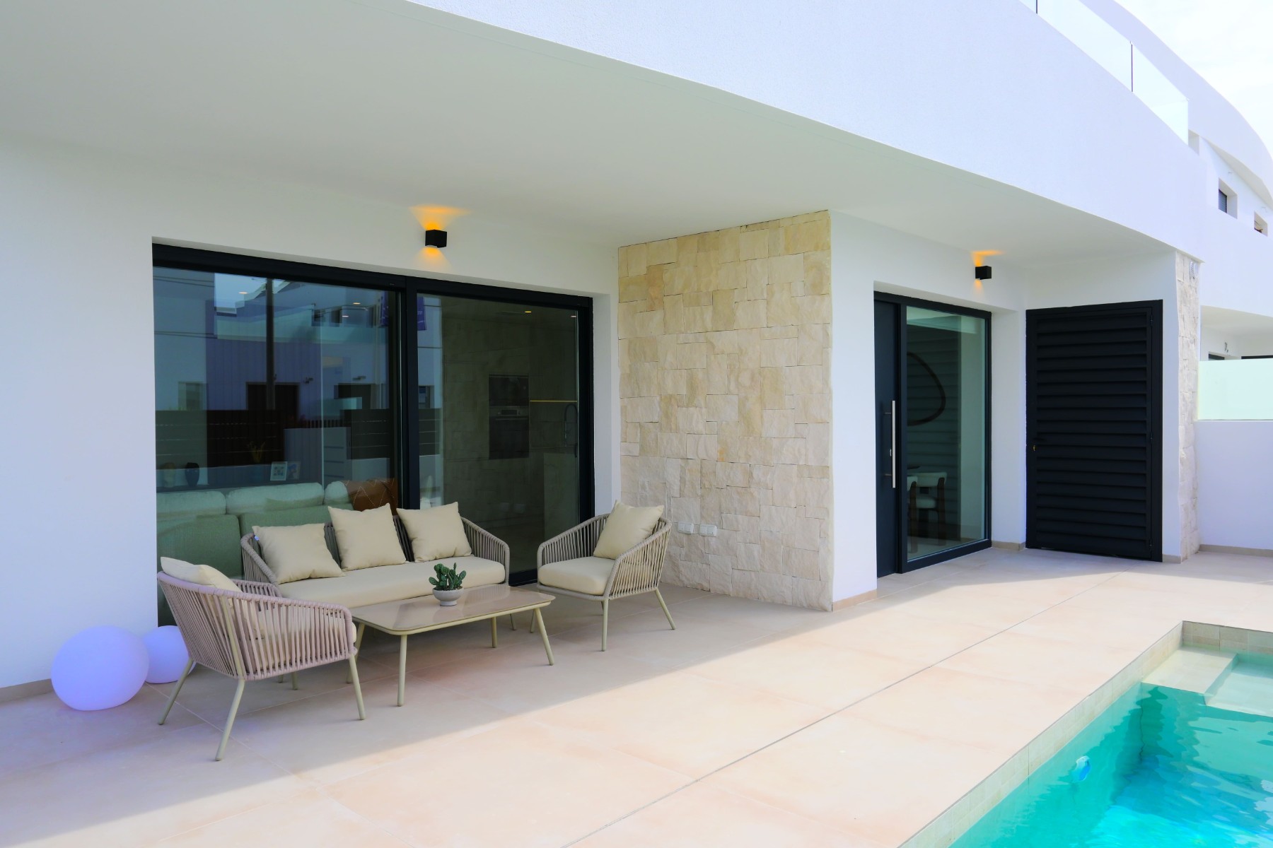 Resale - 3 Bedroom 2 Bathroom Villa in Dolores -  - Alicante