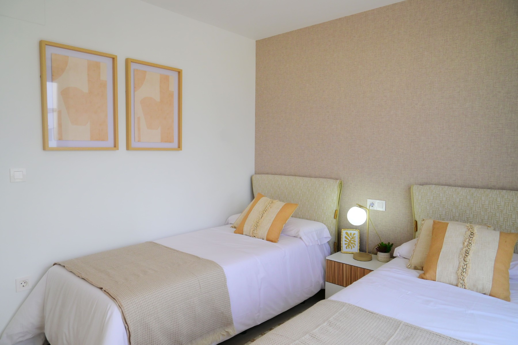 Resale - 3 Bedroom 2 Bathroom Villa in Dolores -  - Alicante