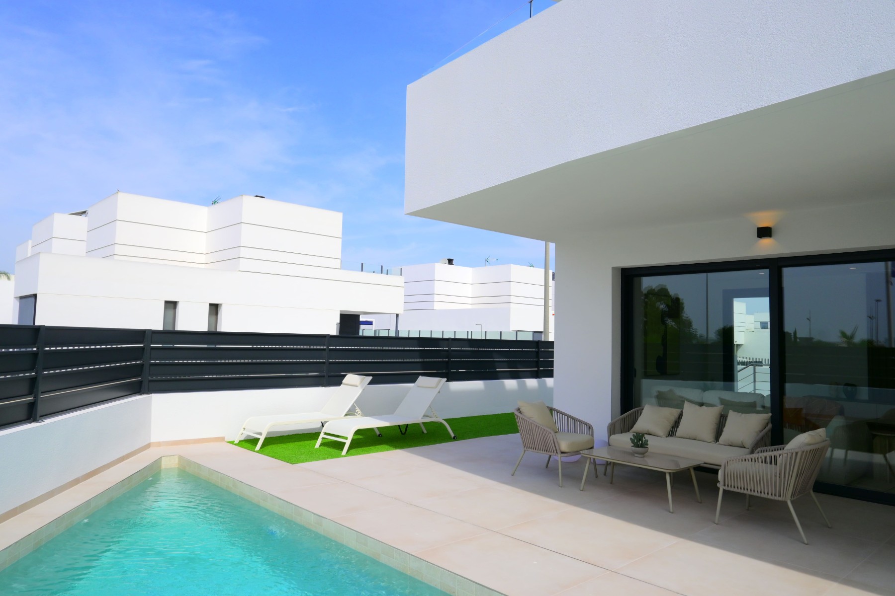 Resale - 3 Bedroom 2 Bathroom Villa in Dolores -  - Alicante