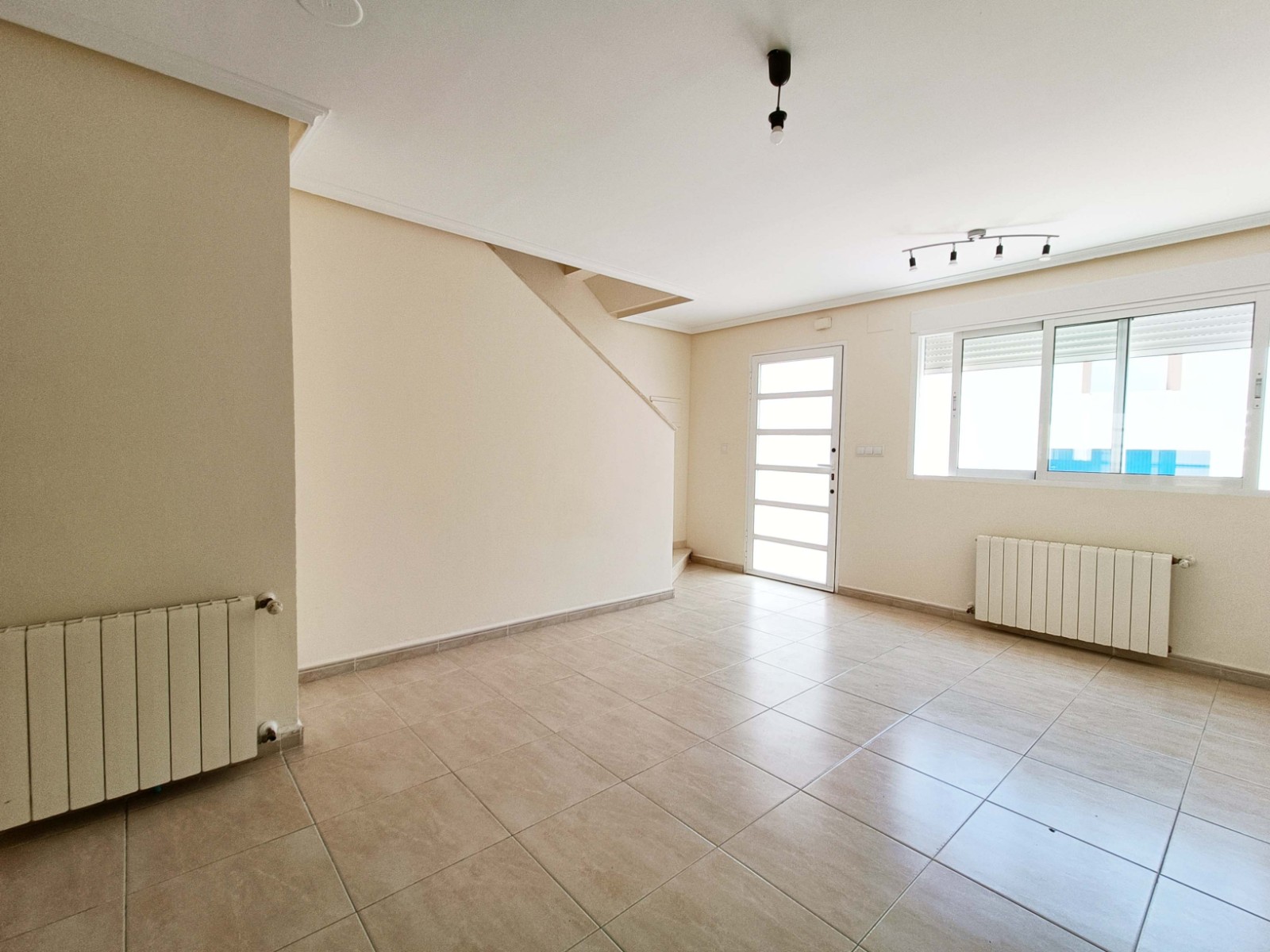 Resale - 3 Bedroom 2 Bathroom Apartment in Hondón de los Frailes -  - Alicante