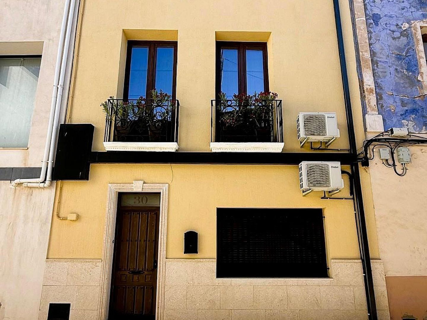 6 Bedroom 3 Bathroom Townhouse in Pinoso