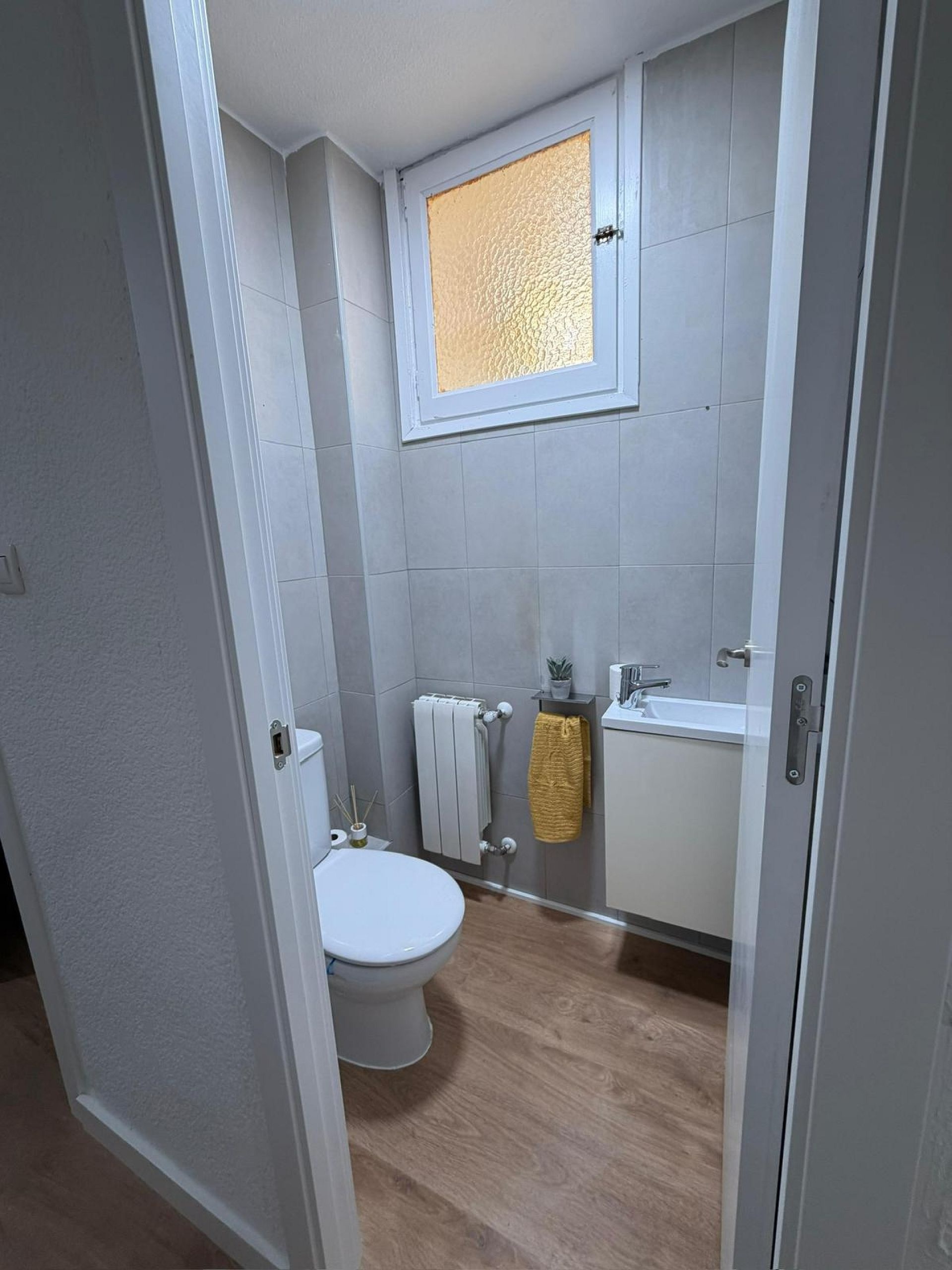 Resale - 4 Bedroom 2 Bathroom Apartment in Yecla -  - Murcia