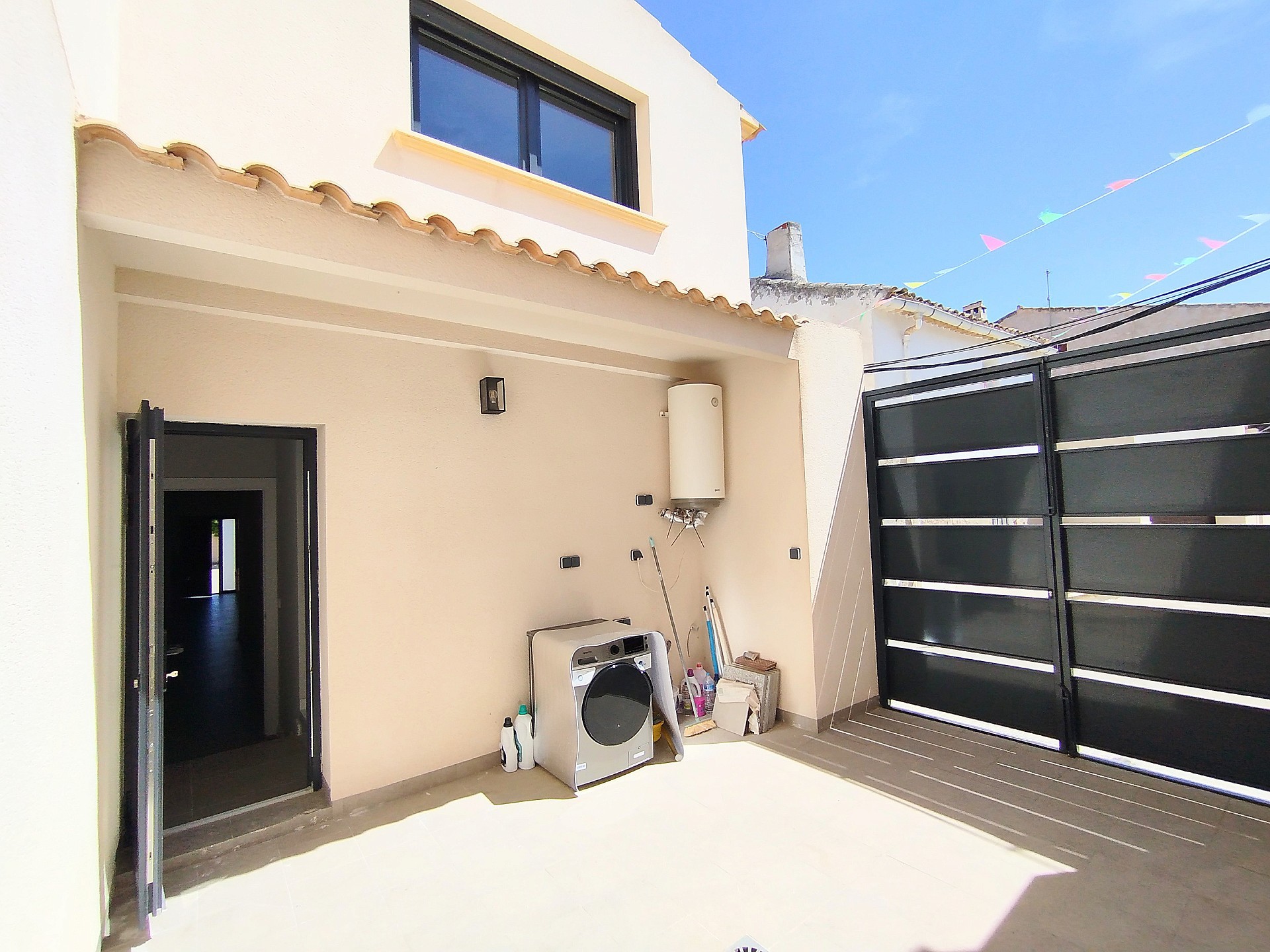 Resale - 3 Bedroom 2 Bathroom Townhouse in Pinoso - , Pinoso, Alicante, Spain - Alicante