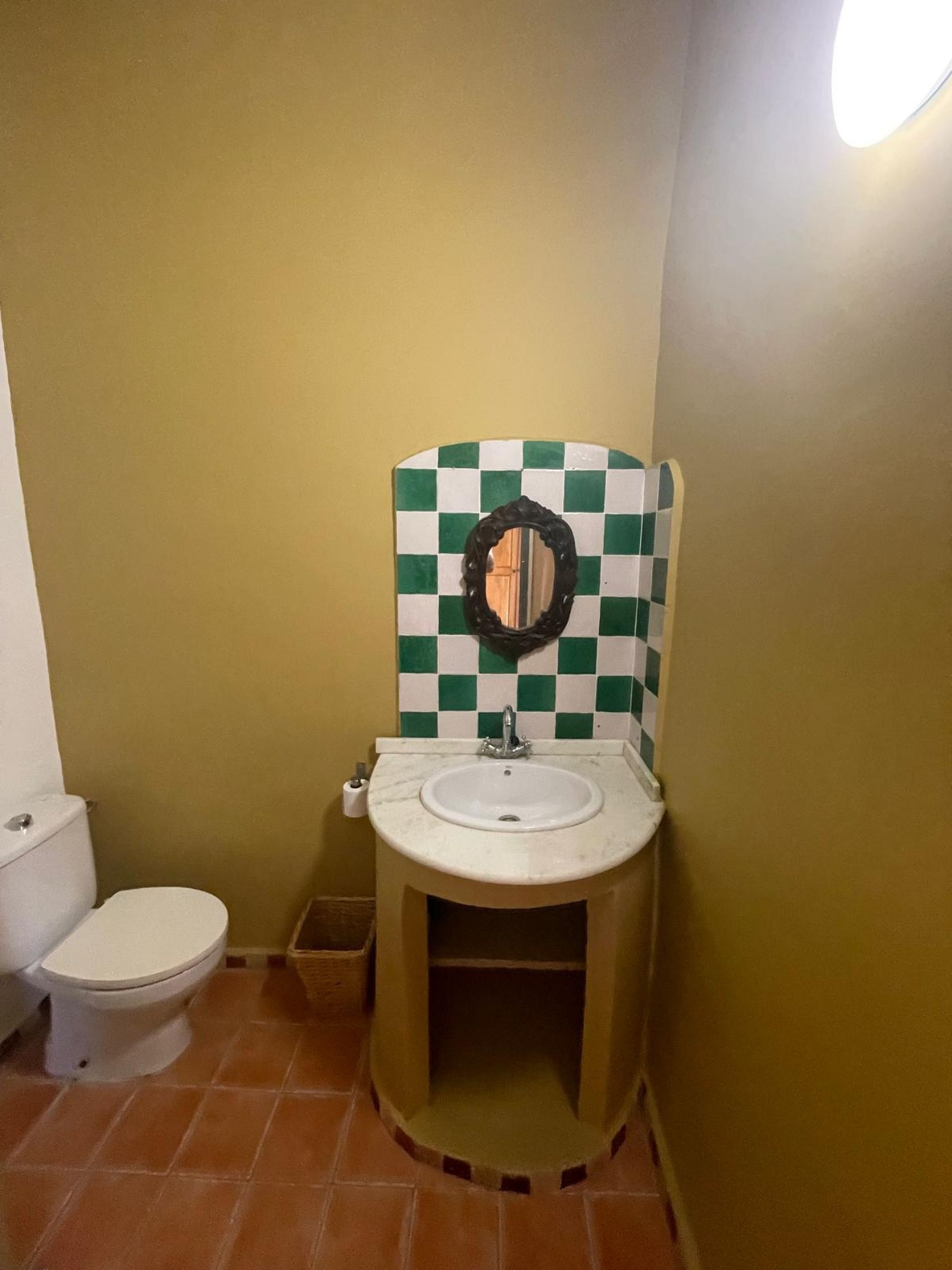Resale - 3 Bedroom 5 Bathroom Commercial in Pinoso -  - Alicante