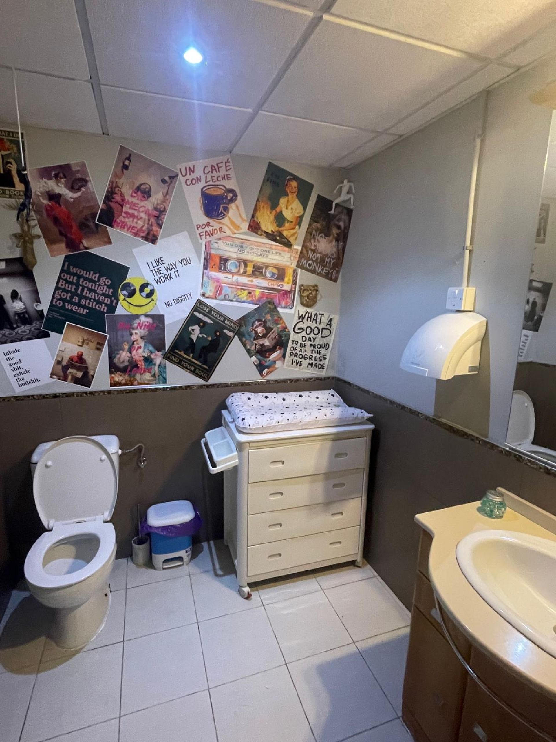 Resale - 3 Bedroom 5 Bathroom Commercial in Pinoso -  - Alicante