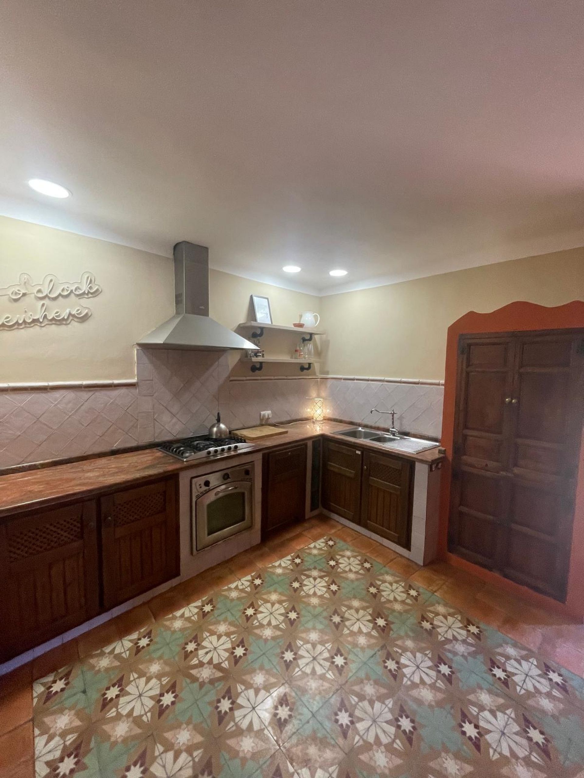 Resale - 3 Bedroom 5 Bathroom Commercial in Pinoso -  - Alicante
